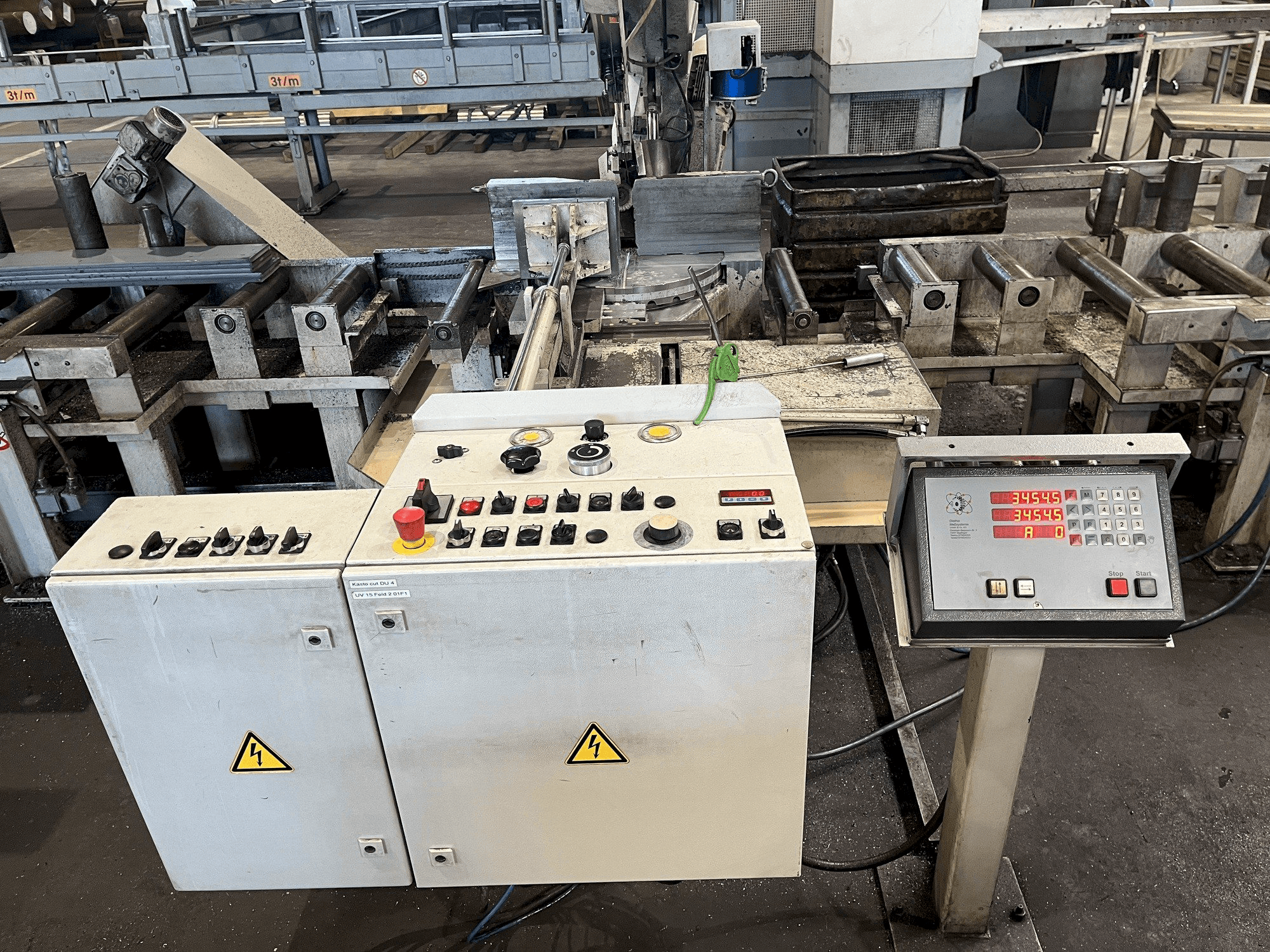 Prikaz stroja KASTO cut DU 4 sprijeda