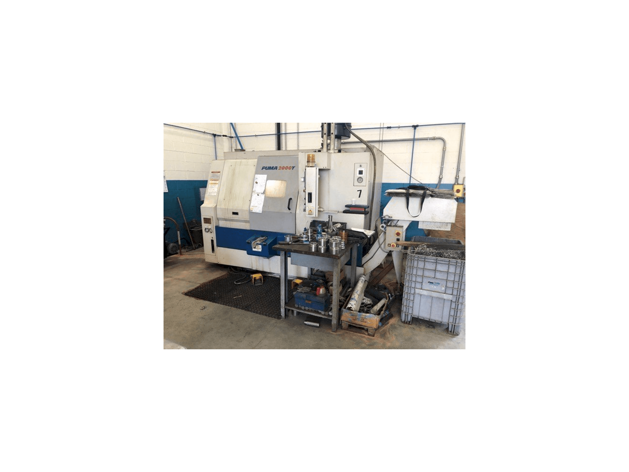 Prikaz stroja DAEWOO Puma 2000Y sprijeda