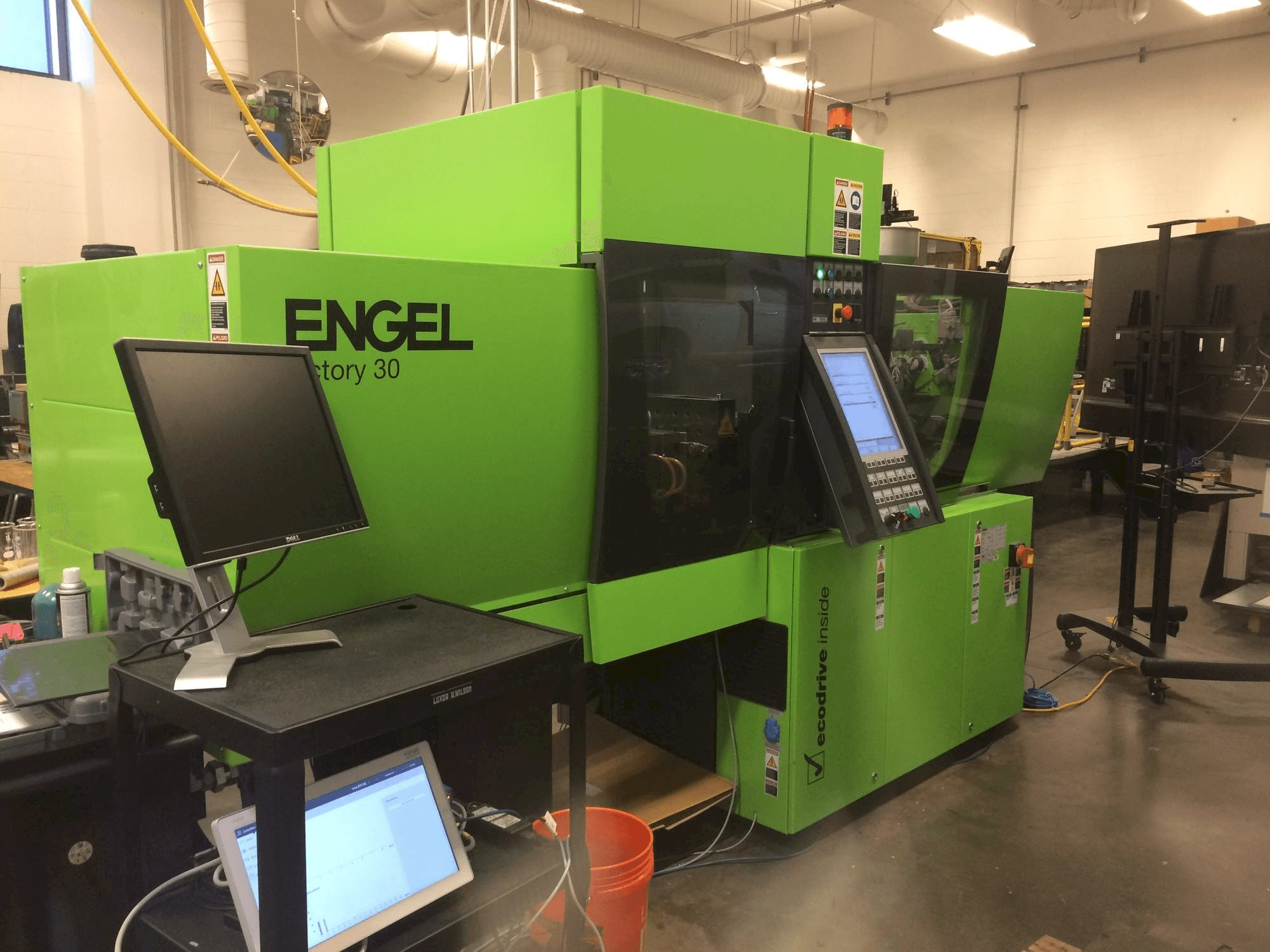 Prikaz stroja ENGEL Victory 200/30 Tech US sprijeda