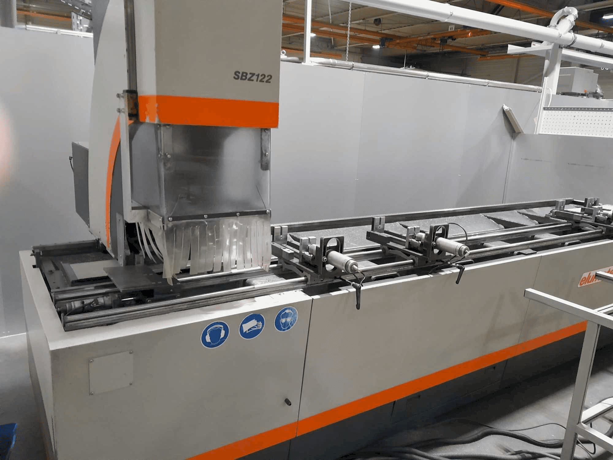 Prikaz stroja Elumatec SBZ 122 sprijeda