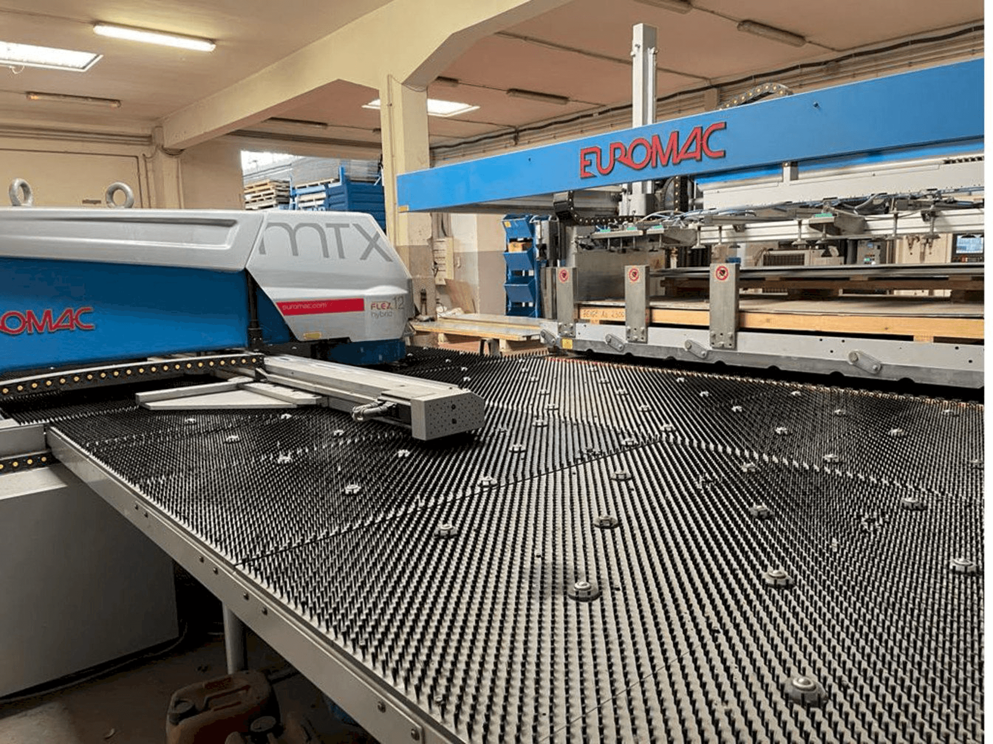 Prikaz stroja Euromac MTX Flex 12 Hybrid sprijeda