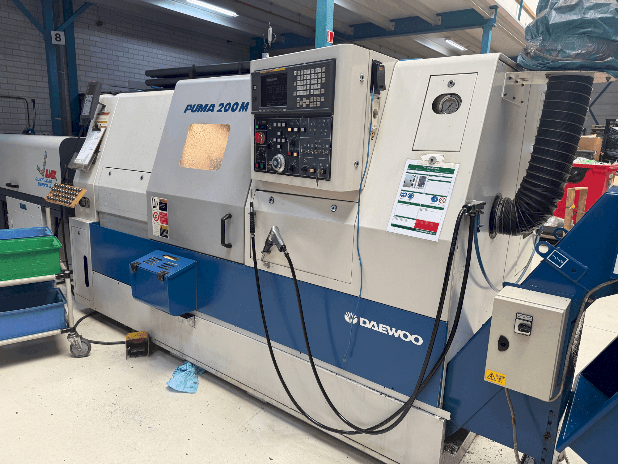 Prikaz stroja DAEWOO Puma 200 LMC sprijeda