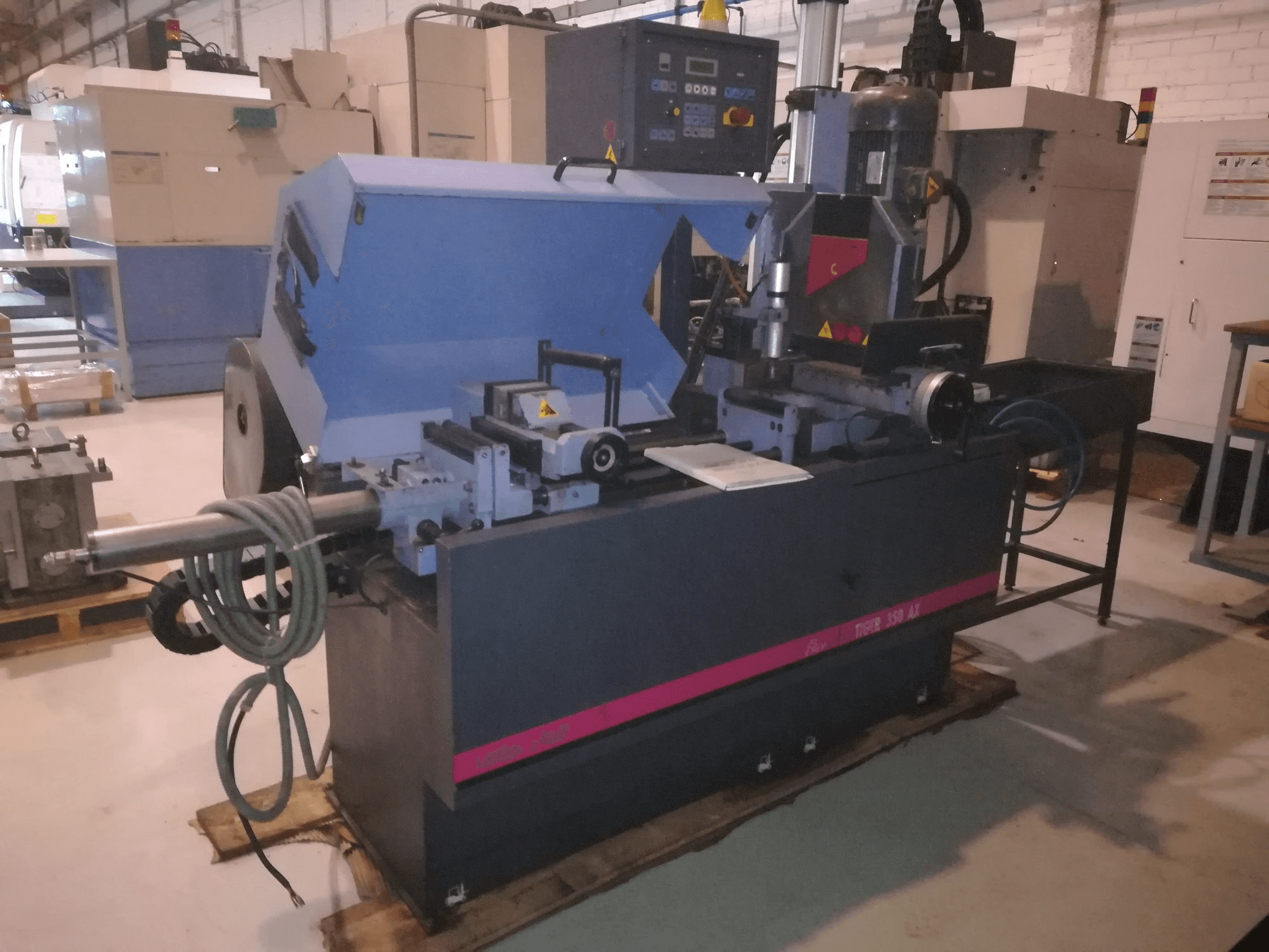 Prikaz stroja MEP TIGER 350 AX sprijeda