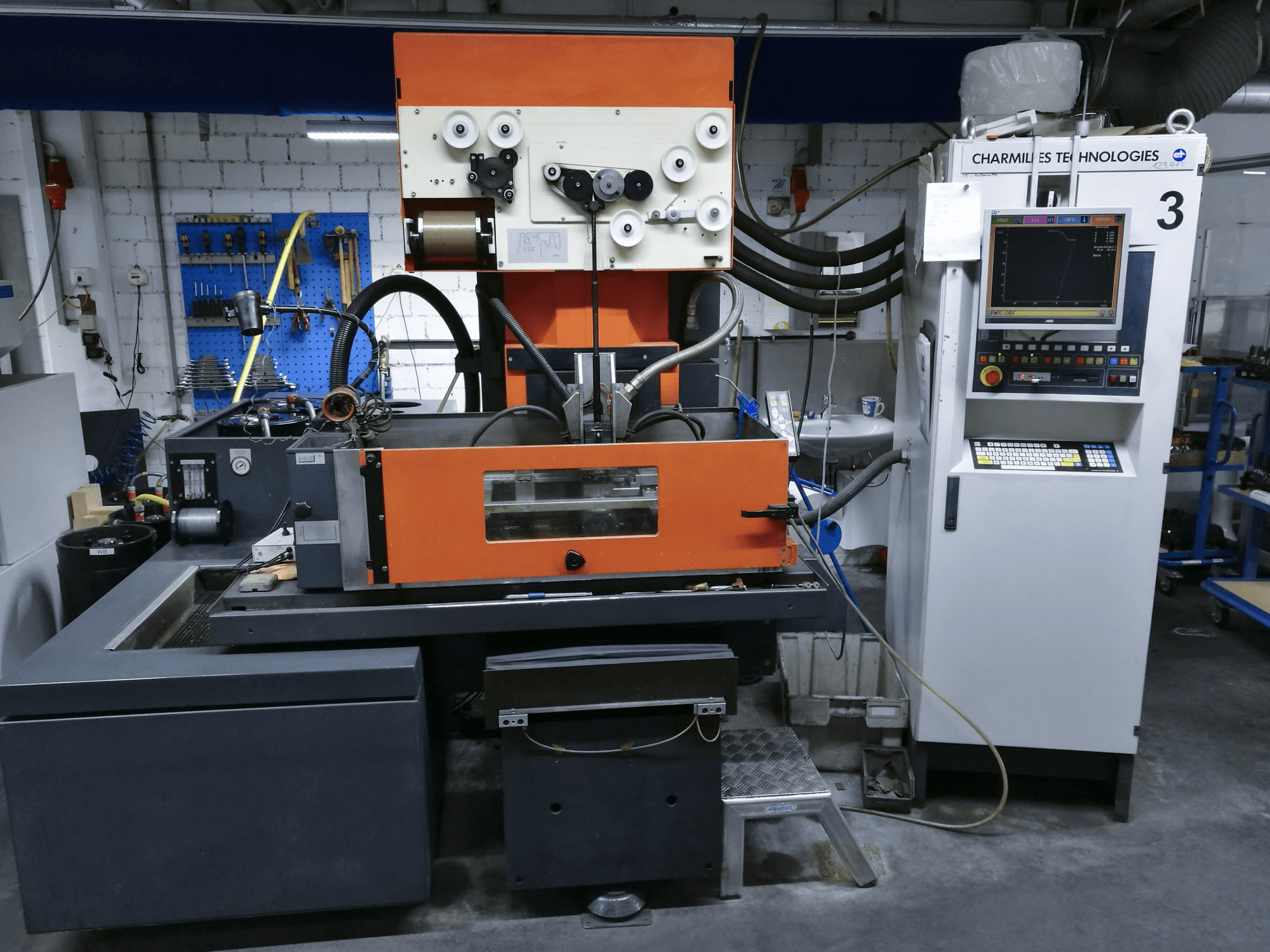 Prikaz stroja CHARMILLES ROBOFIL 2020-1 sprijeda