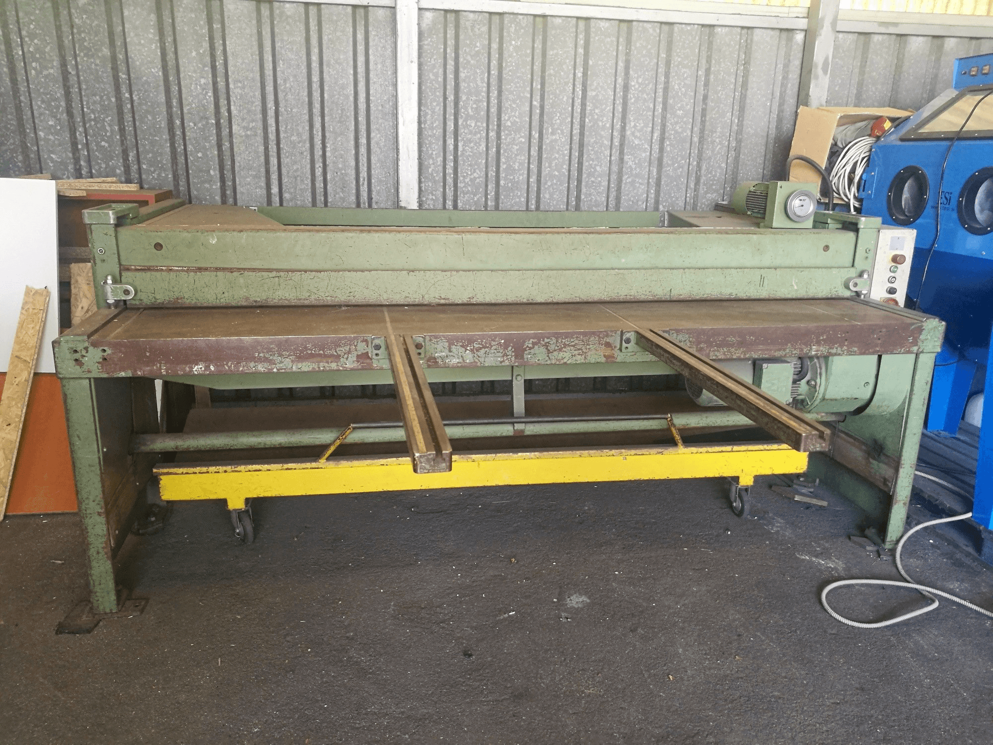 Prikaz stroja Schechtl SMT 250-MA sprijeda