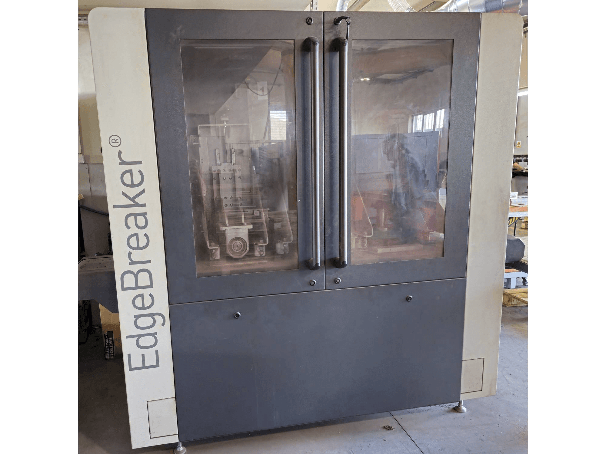 Prikaz stroja ARKU EdgeBreaker 1000 sprijeda