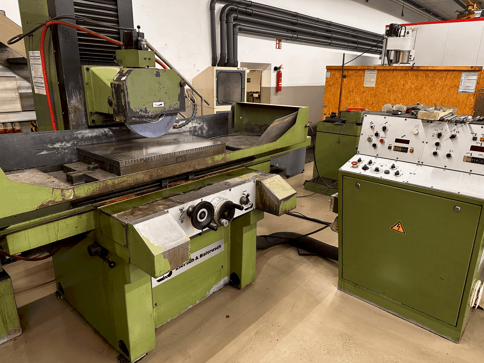 Prikaz stroja Zirsch & Baltrusch n/a sprijeda