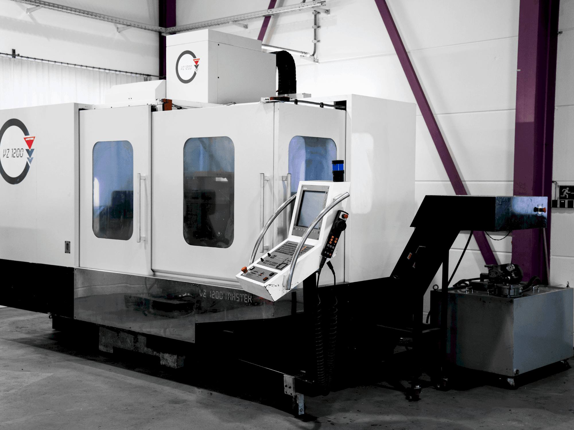 Prikaz stroja WEMAS VZ 1200 sprijeda