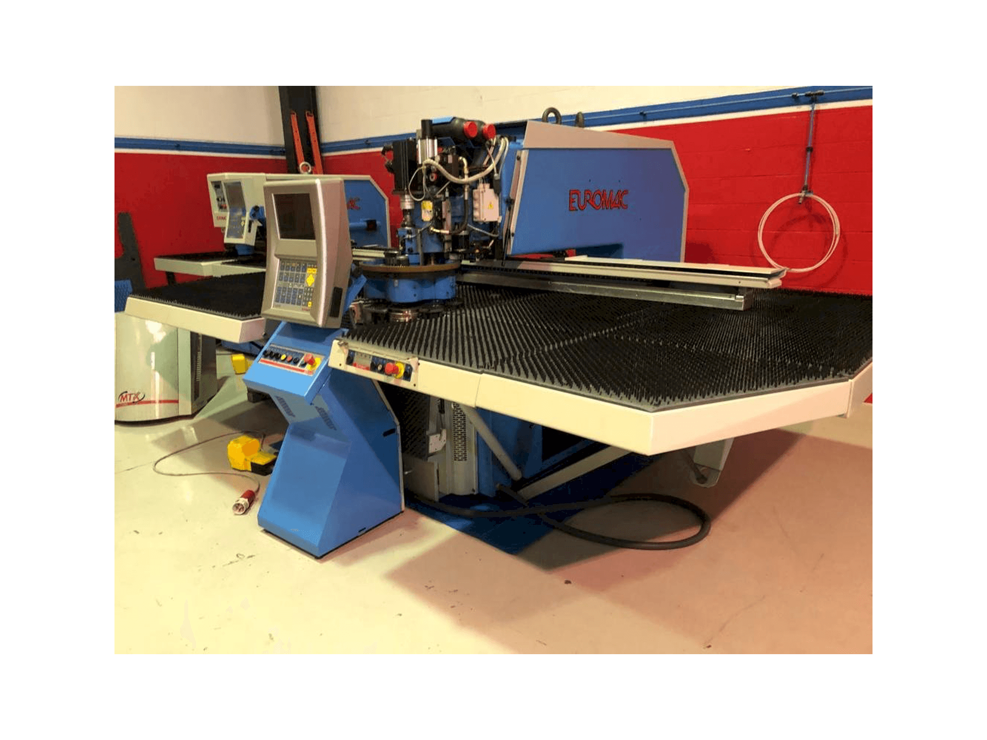 Prikaz stroja Euromac MTX 1250-30-2000 AI sprijeda