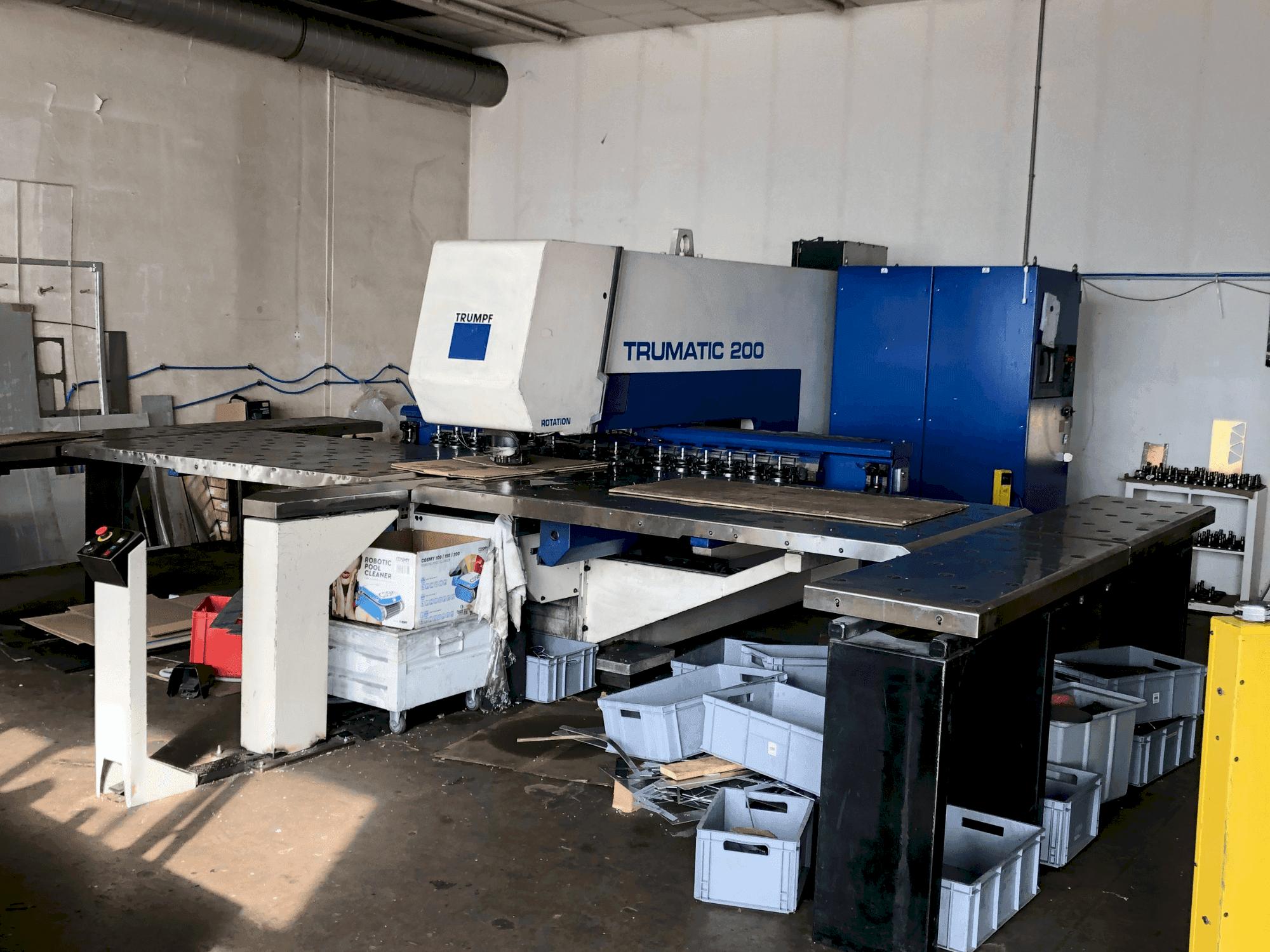 Prikaz stroja TRUMPF Trumatic TC200R sprijeda