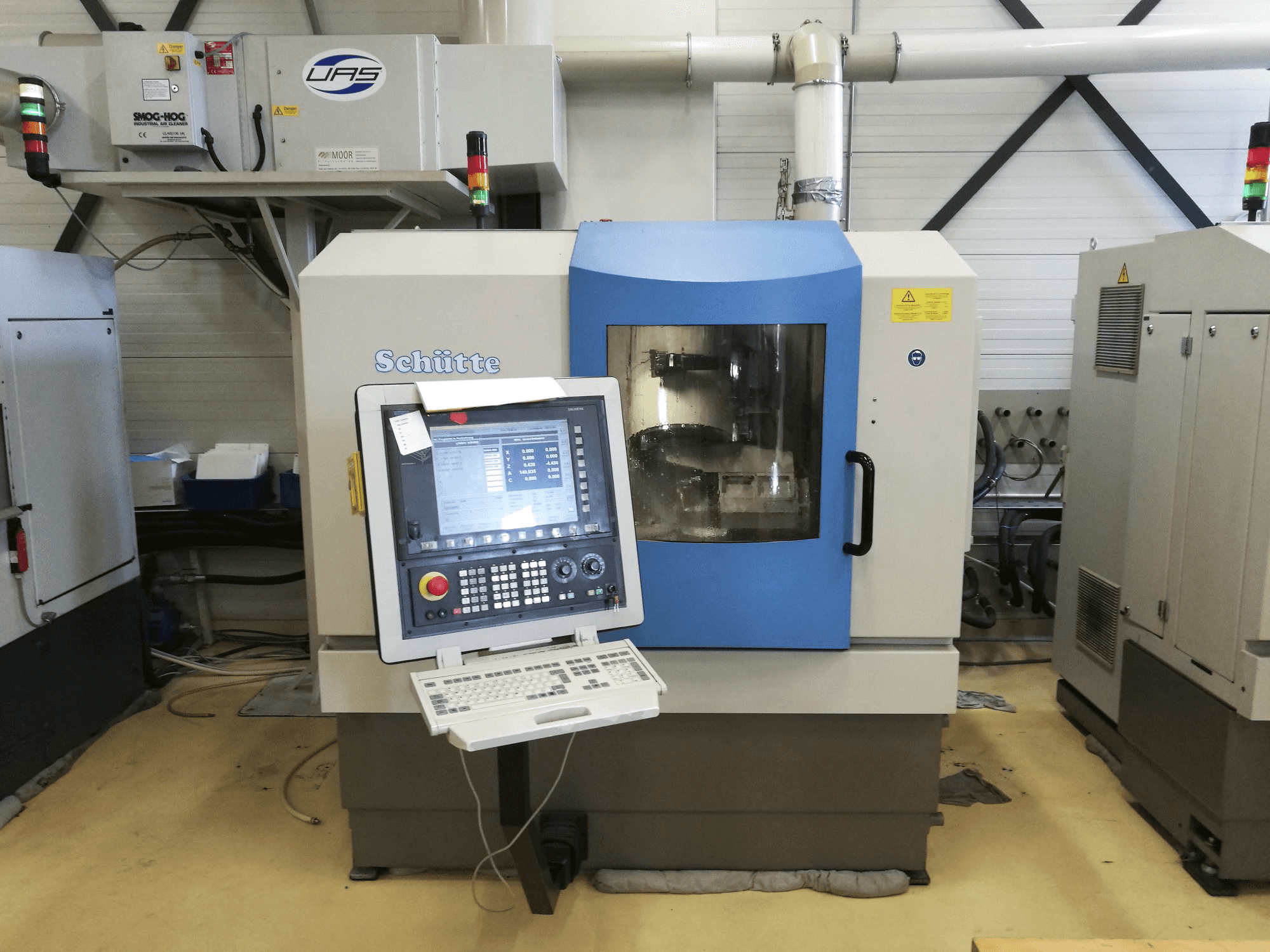 Prikaz stroja Schuette WU305L sprijeda