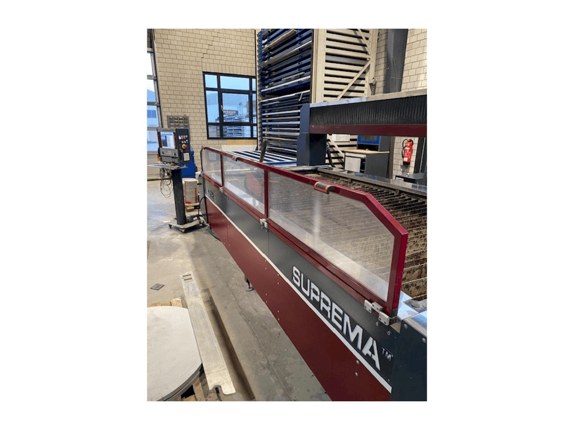 Prikaz stroja Waterjet Italy Suprem sprijeda