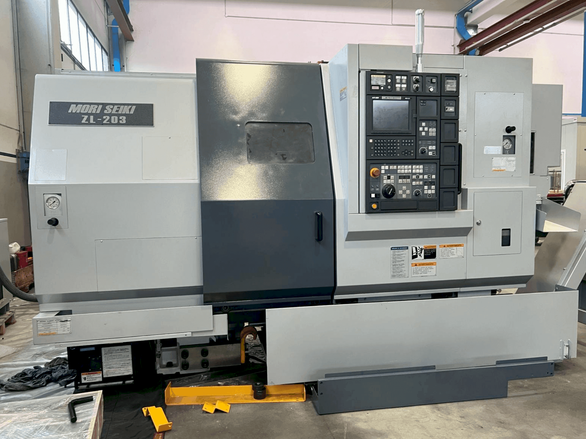 Prikaz stroja MORI SEIKI ZL-203SMC sprijeda