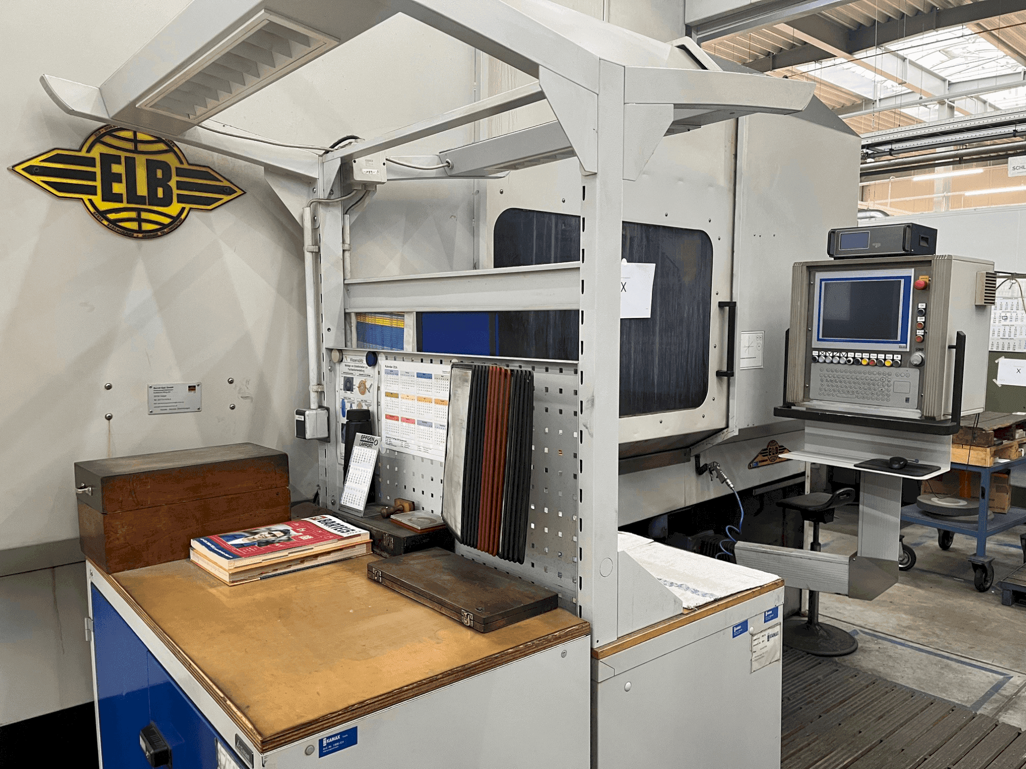 Prikaz stroja ELB MICROCUT B08 sprijeda
