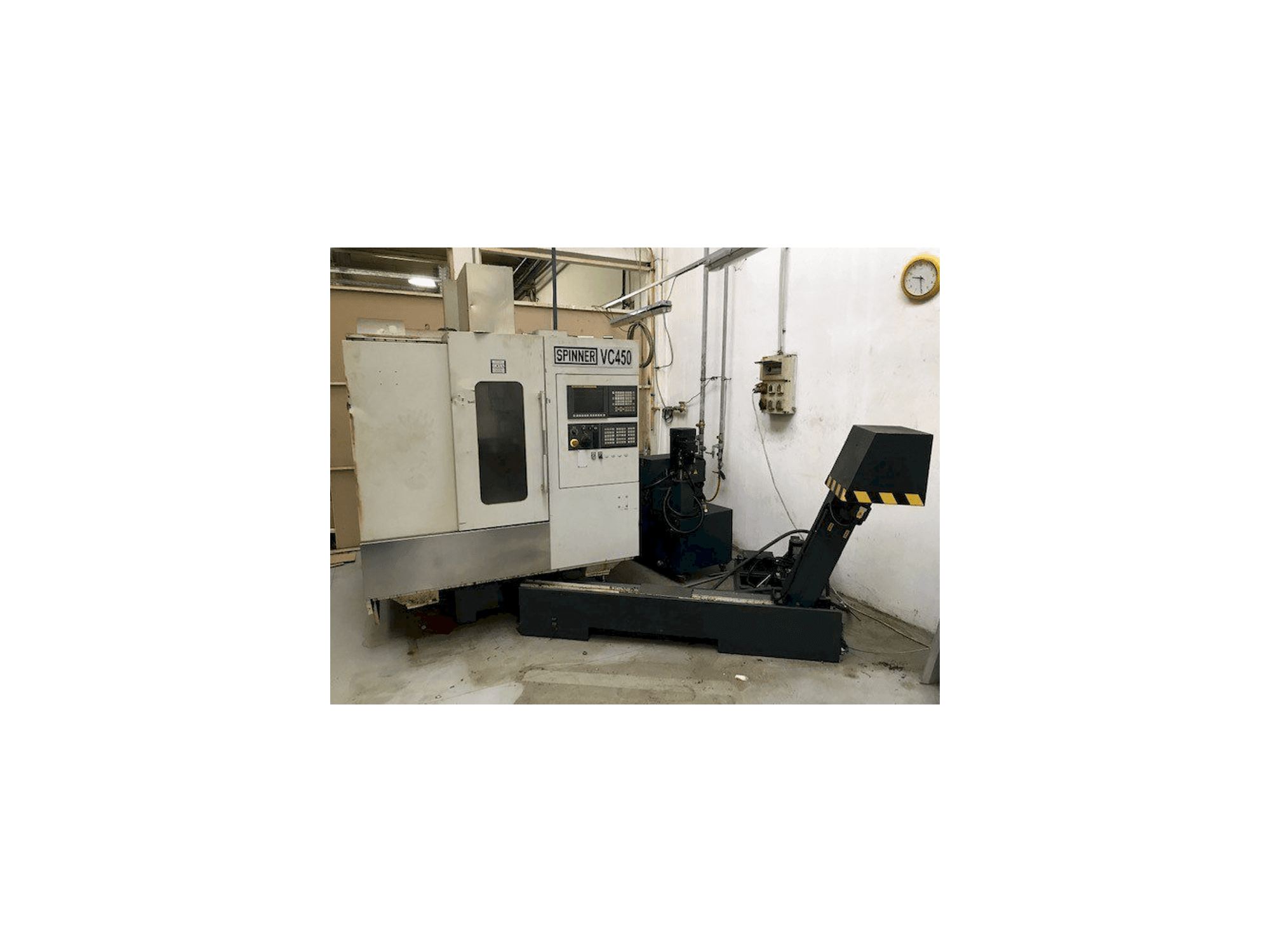 Prikaz stroja SPINNER VC 450 sprijeda