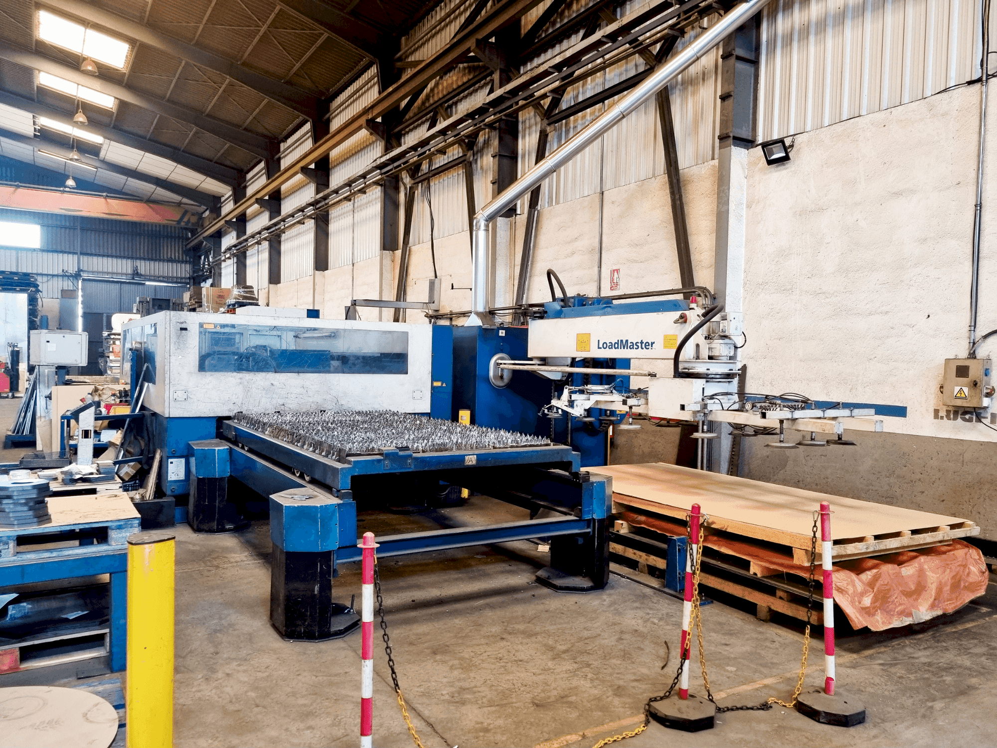 Prikaz stroja TRUMPF Trumatic 3050 sprijeda