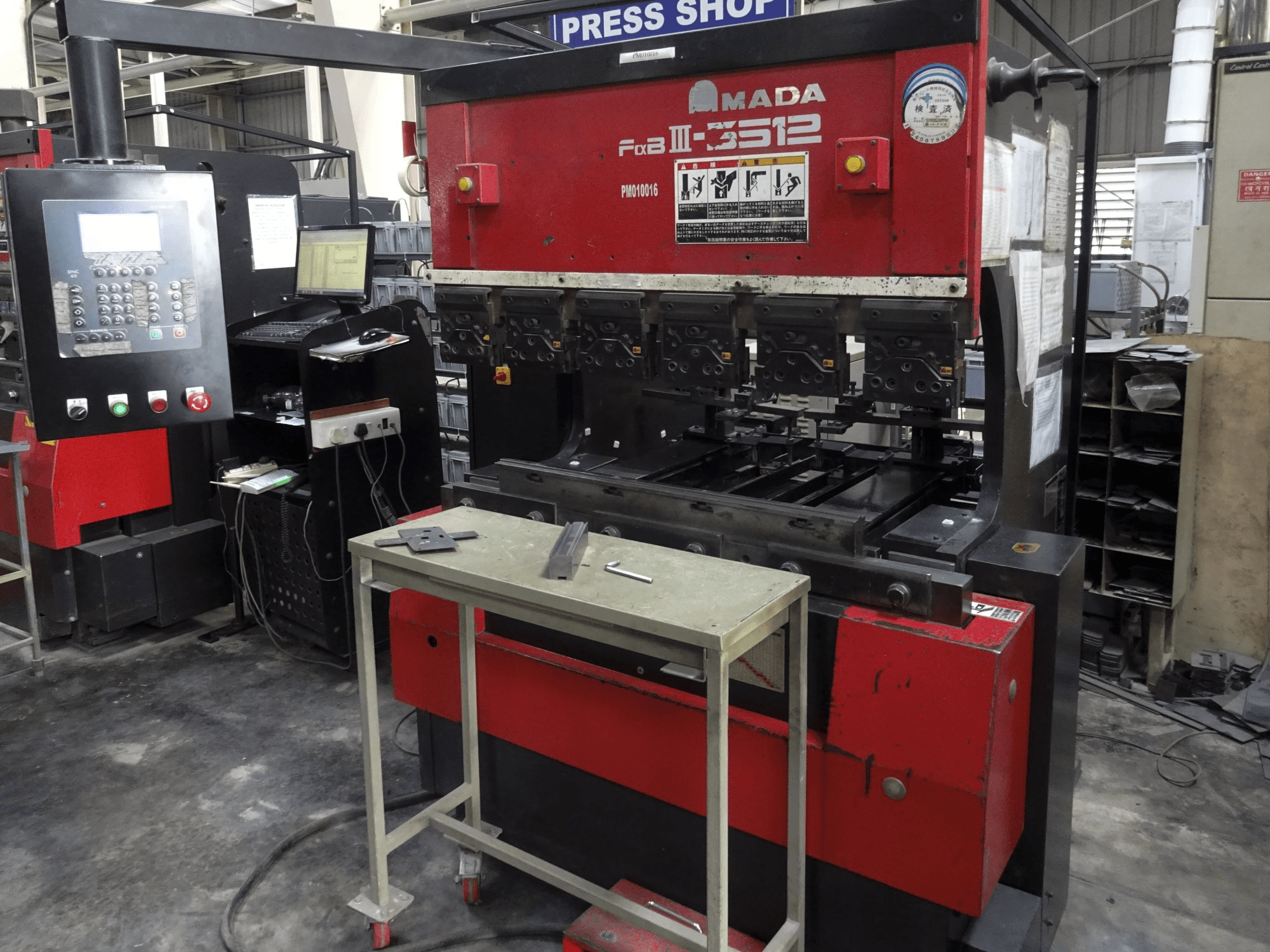 Prikaz stroja AMADA FBD 3512 LD zdesna