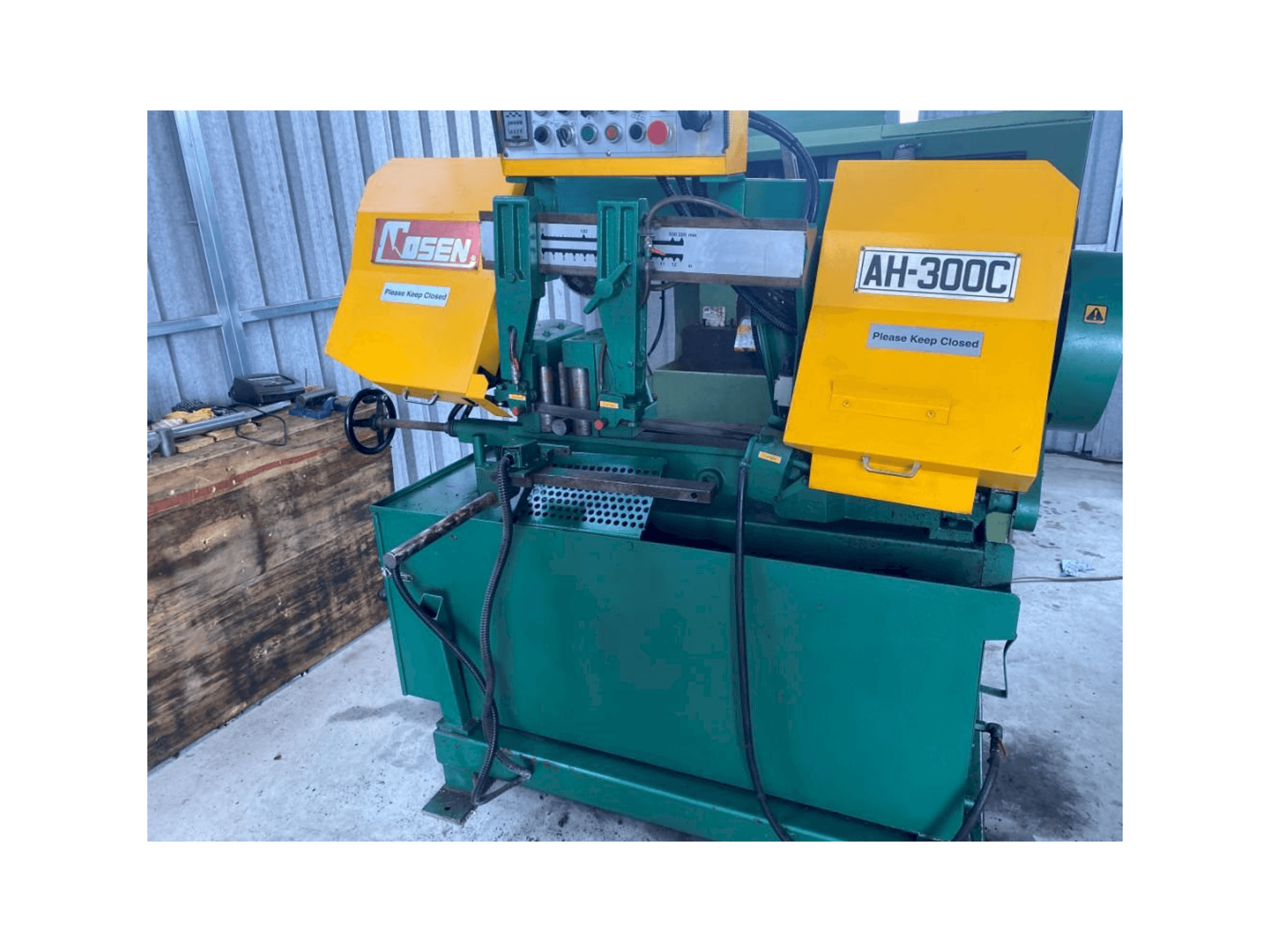 Prikaz stroja Cosen AH300C sprijeda