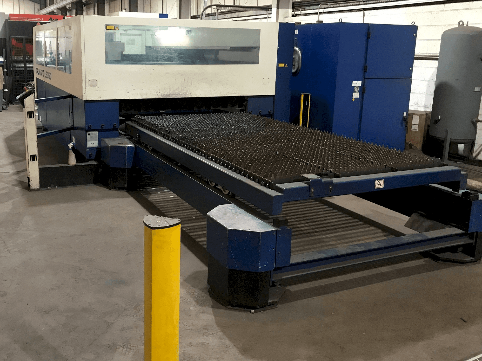 Prikaz stroja Trumpf Trumatic L3050 sprijeda