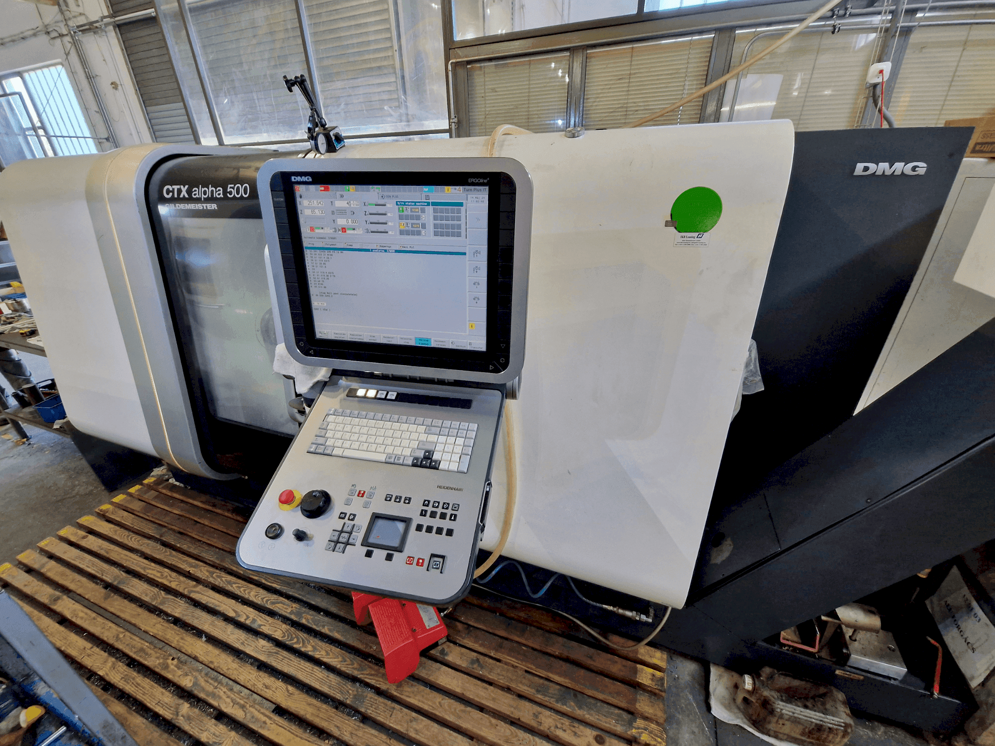 Prikaz stroja DMG MORI CTX ALPHA 500 V6 sprijeda