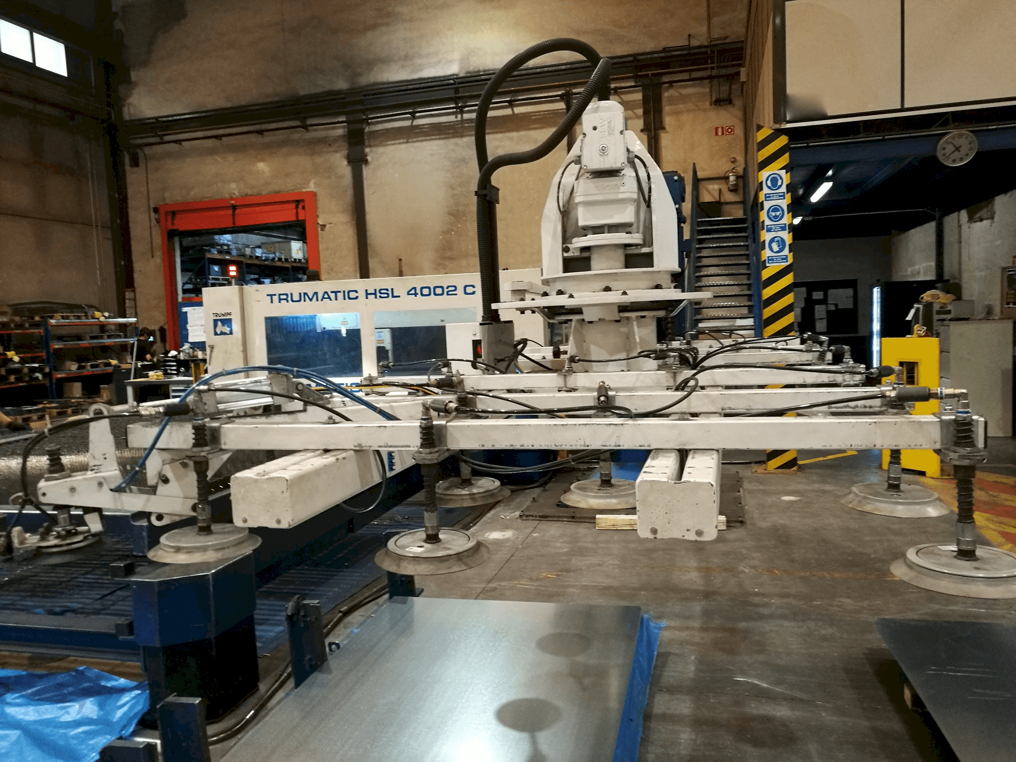Prikaz stroja Trumpf TRUMATIC HSL 4002 C sprijeda
