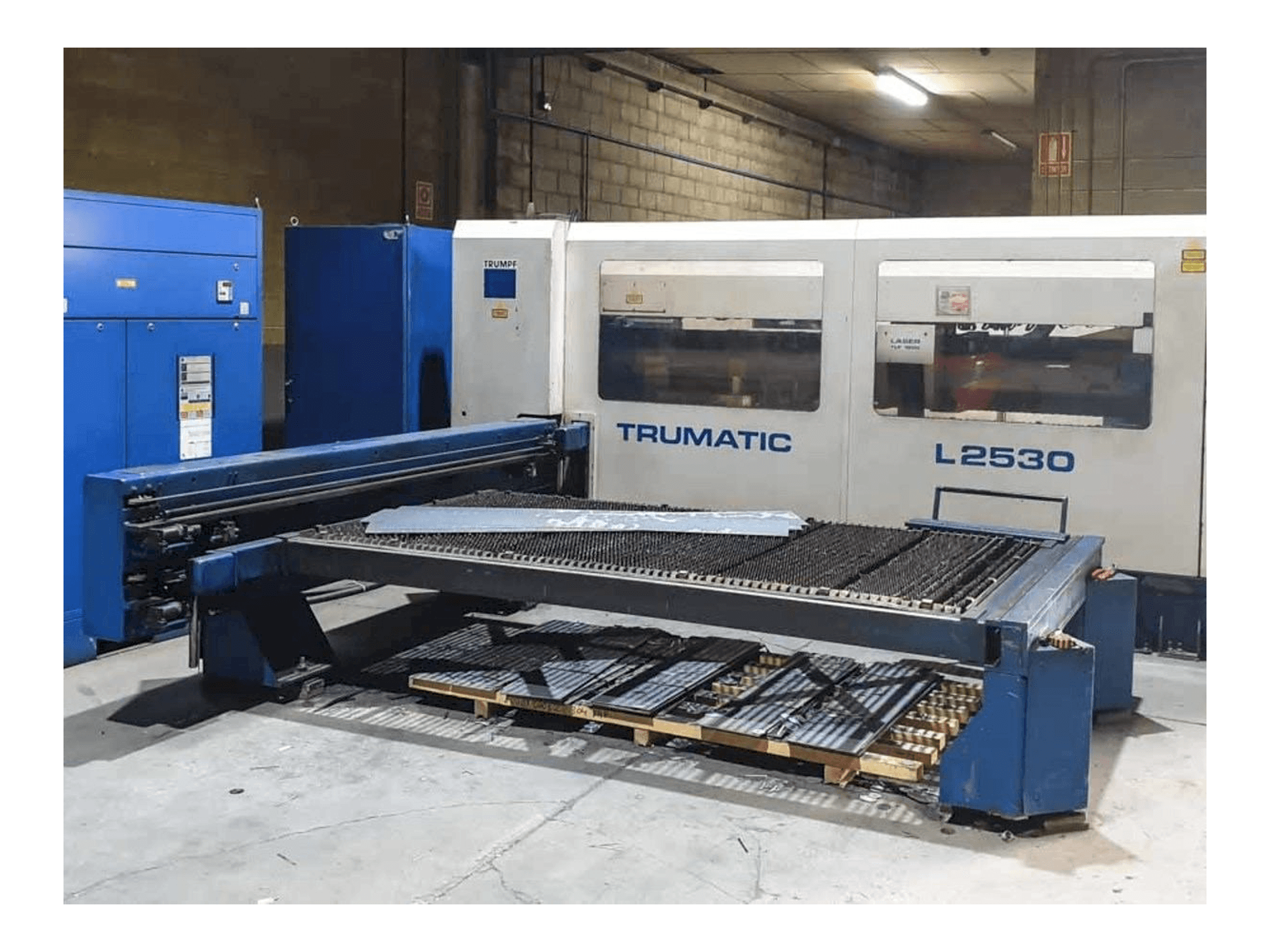 Prikaz stroja Trumpf Trumatic L2530 sprijeda