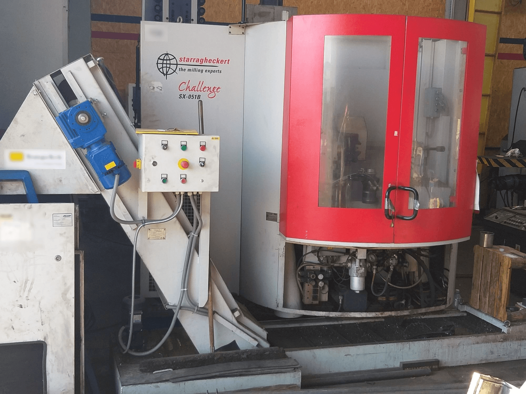 Prikaz stroja Starrag SX-051B sprijeda