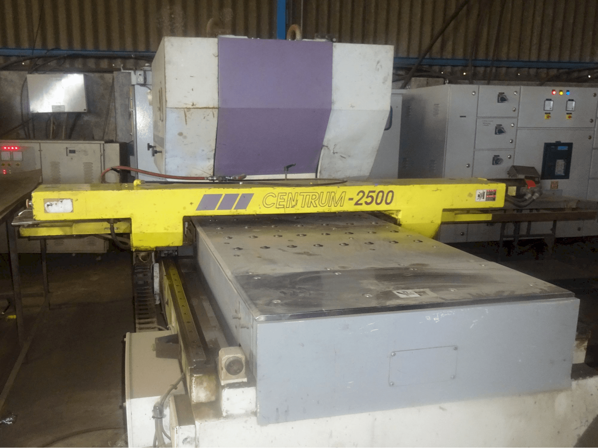 Prikaz stroja Murata Wiedemann C-2500 sprijeda