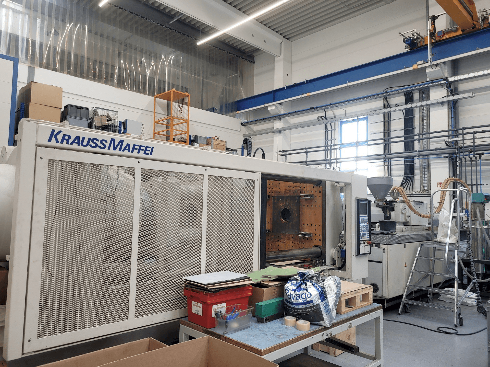 Prikaz stroja Krauss Maffei 650-4350BM-MC4 sprijeda