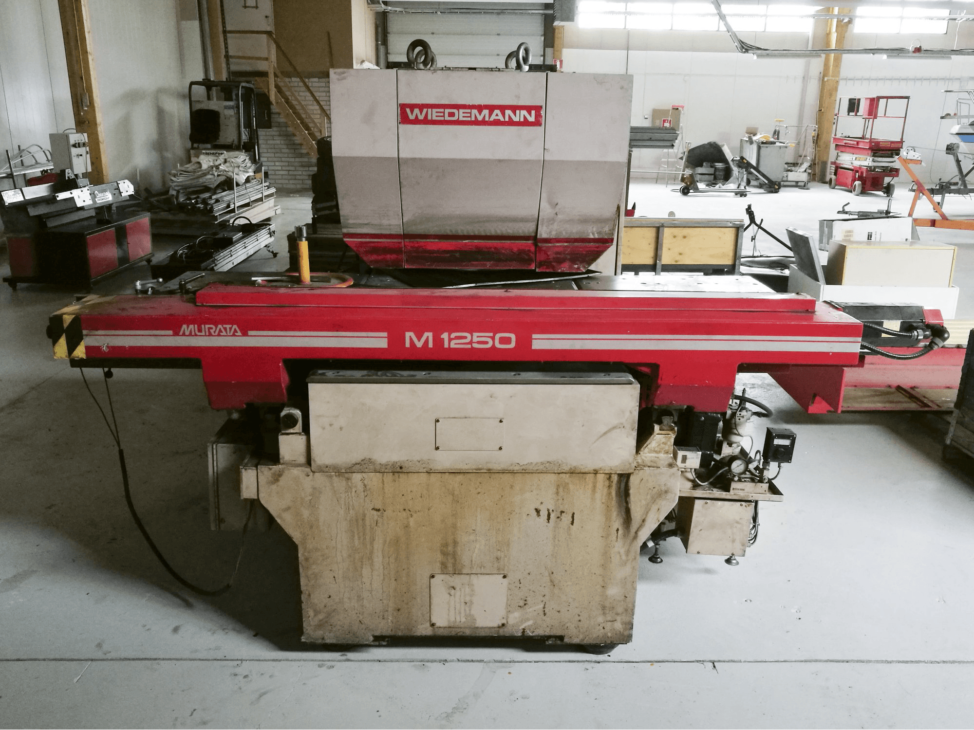 Prikaz stroja Murata Wiedemann M-1250 sprijeda
