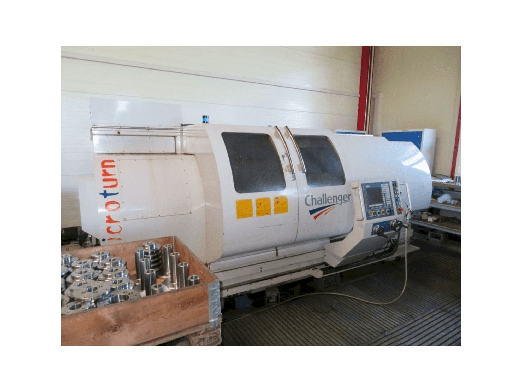Prikaz stroja Challenger Microturn BNC 2680 sprijeda