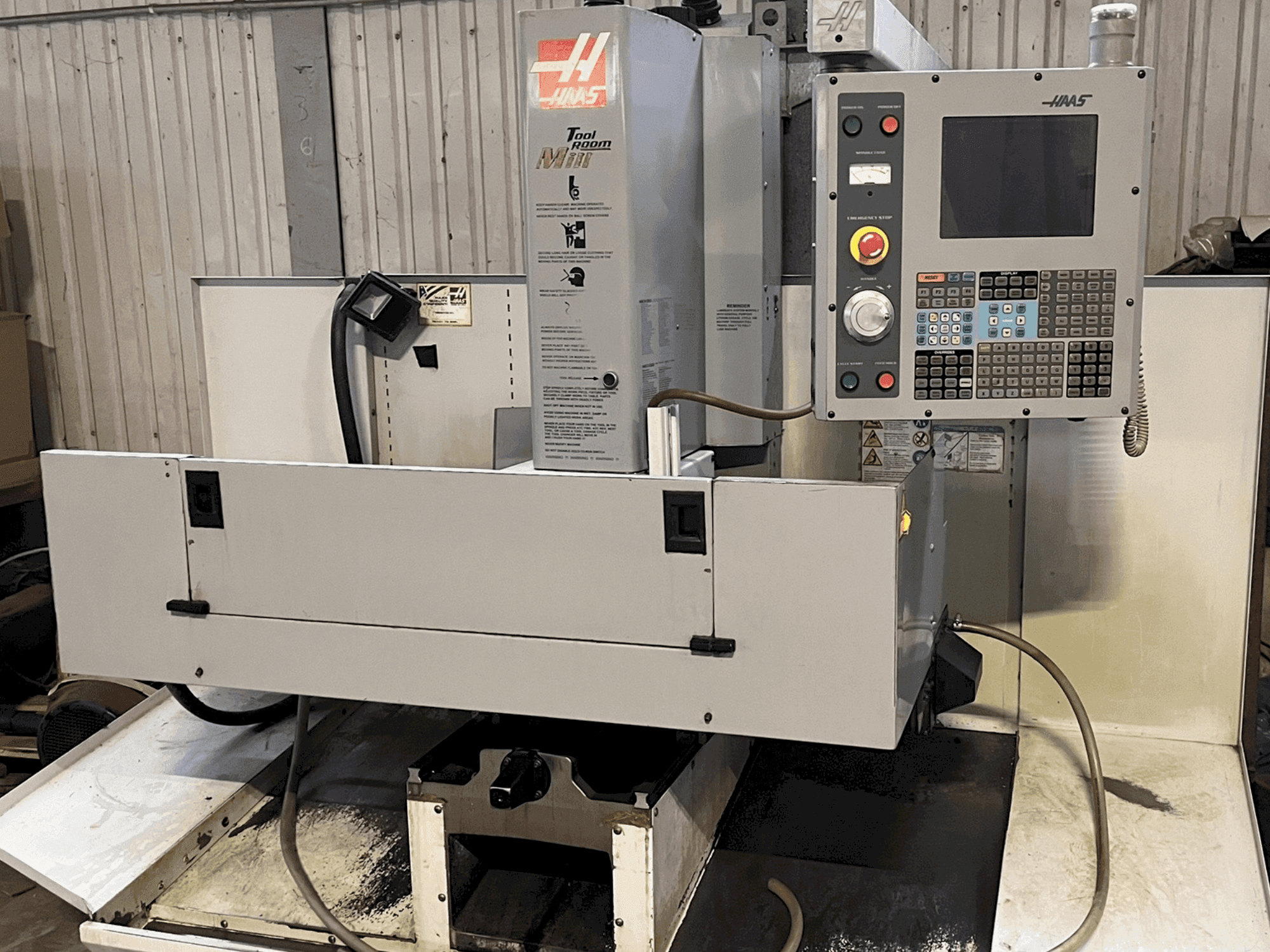 Prikaz stroja HAAS TM-2HE sprijeda