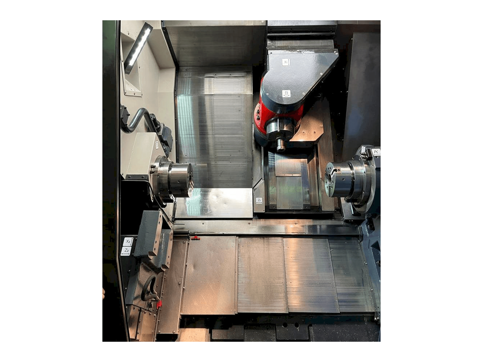 Radni prostor stroja DOOSAN MX2000S