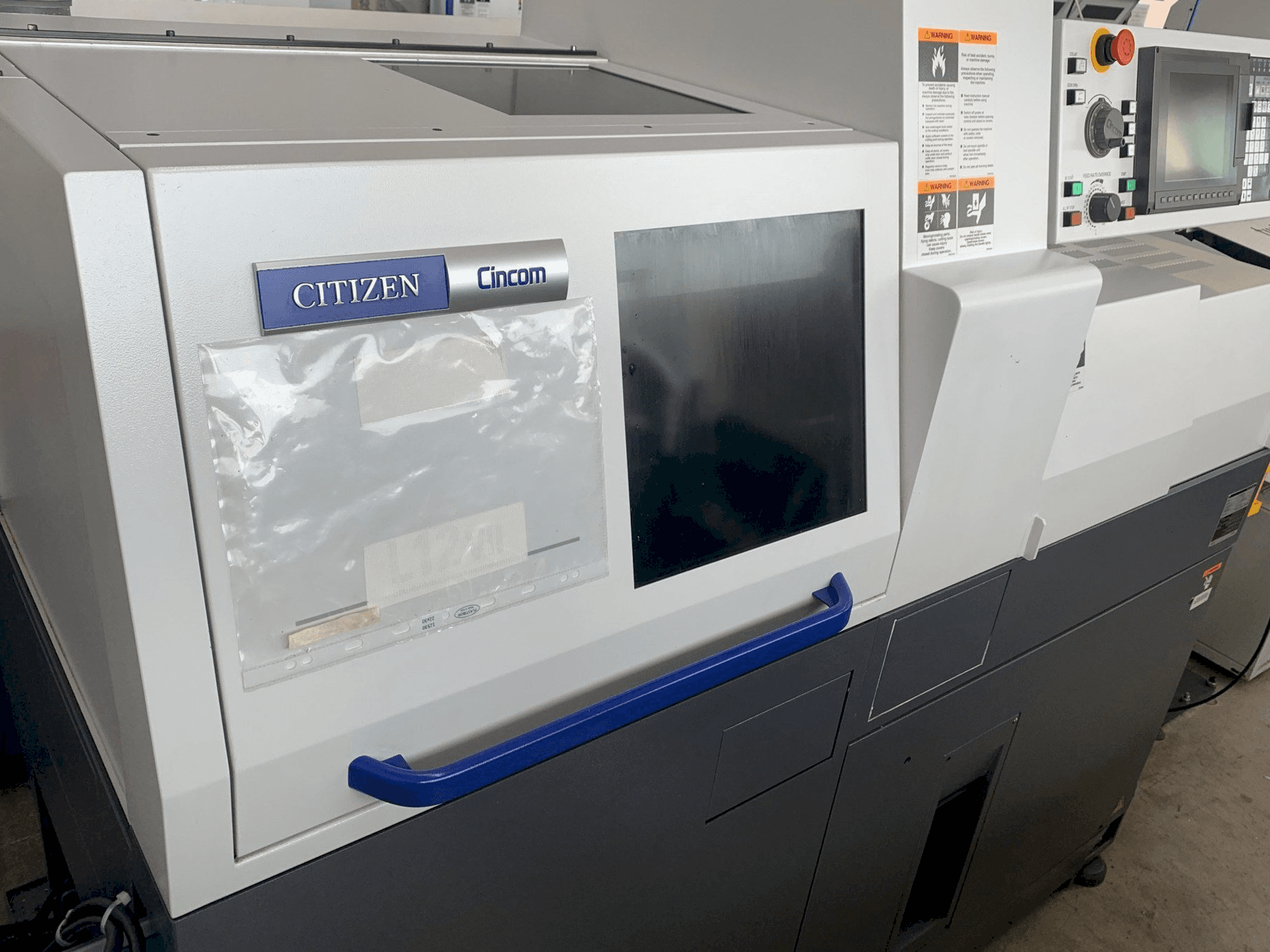 Prikaz stroja Citizen Cincom L12 sprijeda