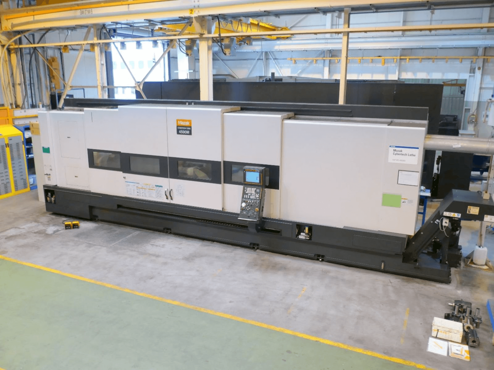 Prikaz stroja Mazak CYBERTECH TURN 4500M sprijeda