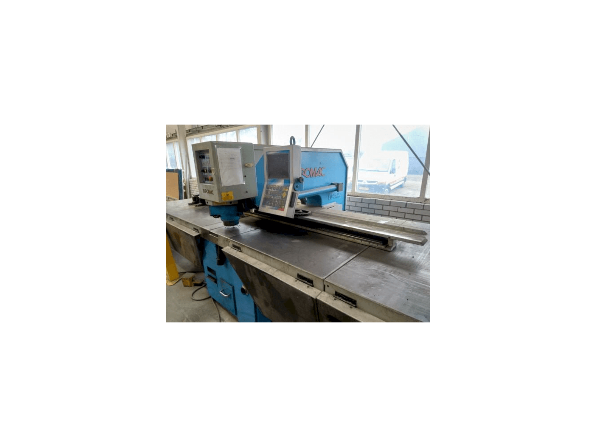 Prikaz stroja Euromac CX 1000/30 sprijeda