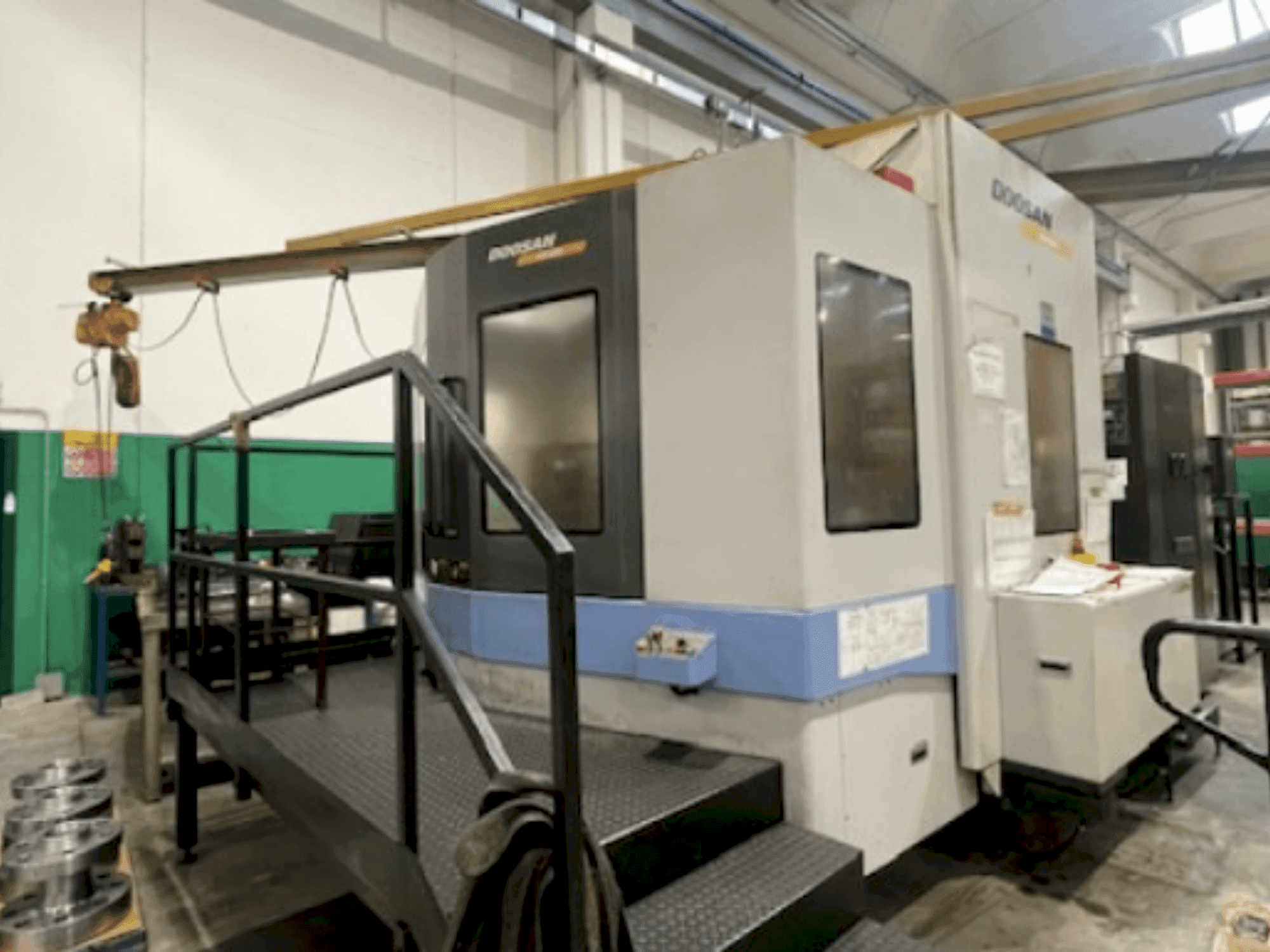 Prikaz stroja DOOSAN HM 800 (2008) sprijeda