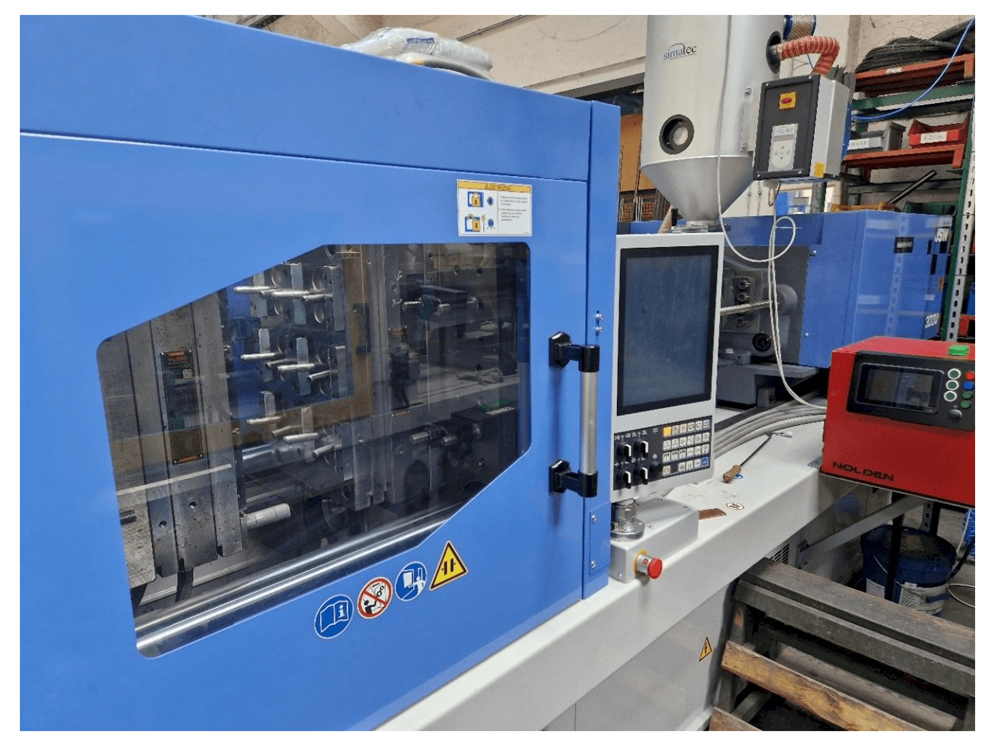 Prikaz lijeve strane stroja JSW J180ADS-300U