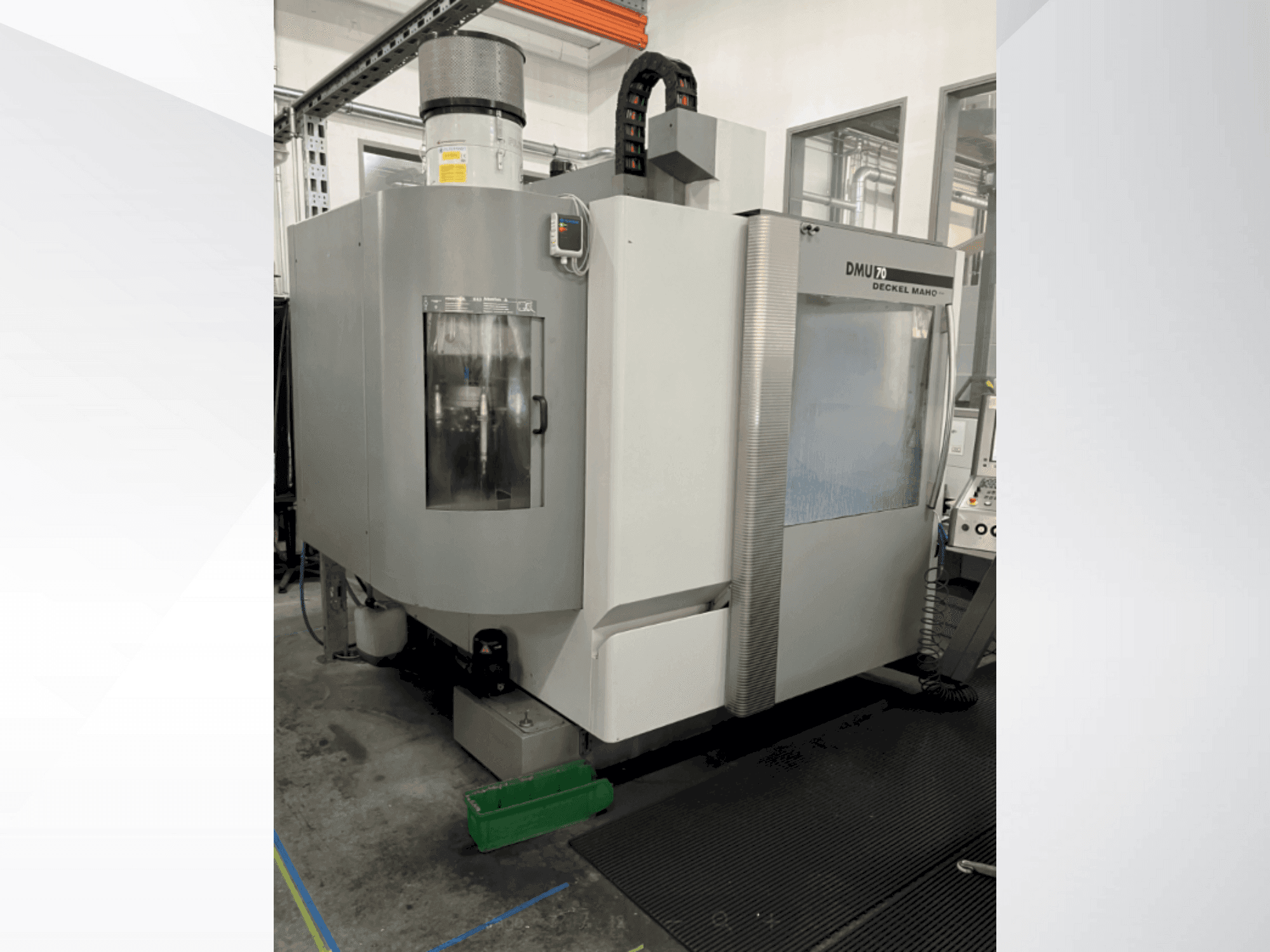 Prikaz stroja DMG DECKEL MAHO DMU 70 sprijeda