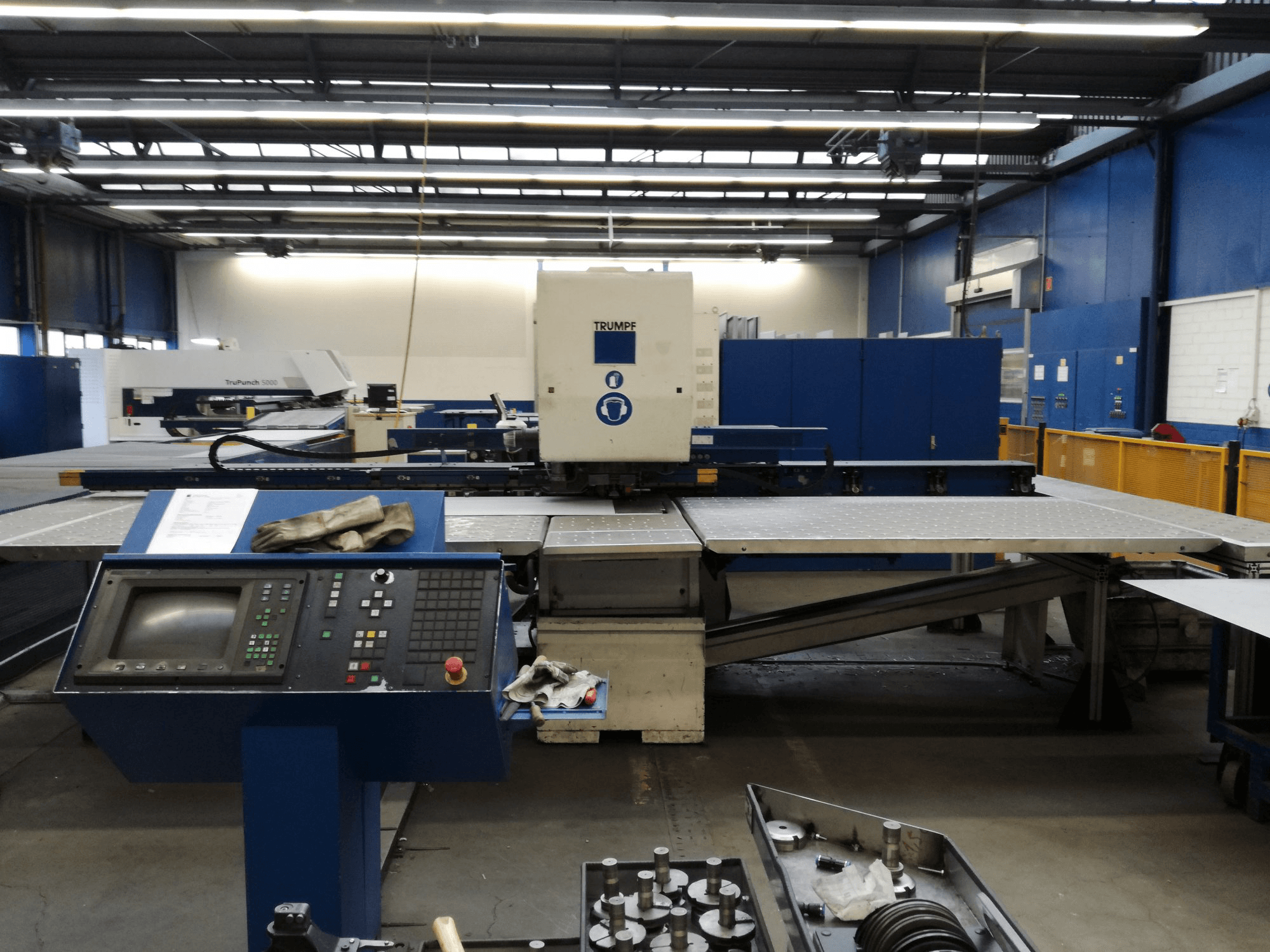 Prikaz stroja Trumpf Trumatic 260 Rotation sprijeda