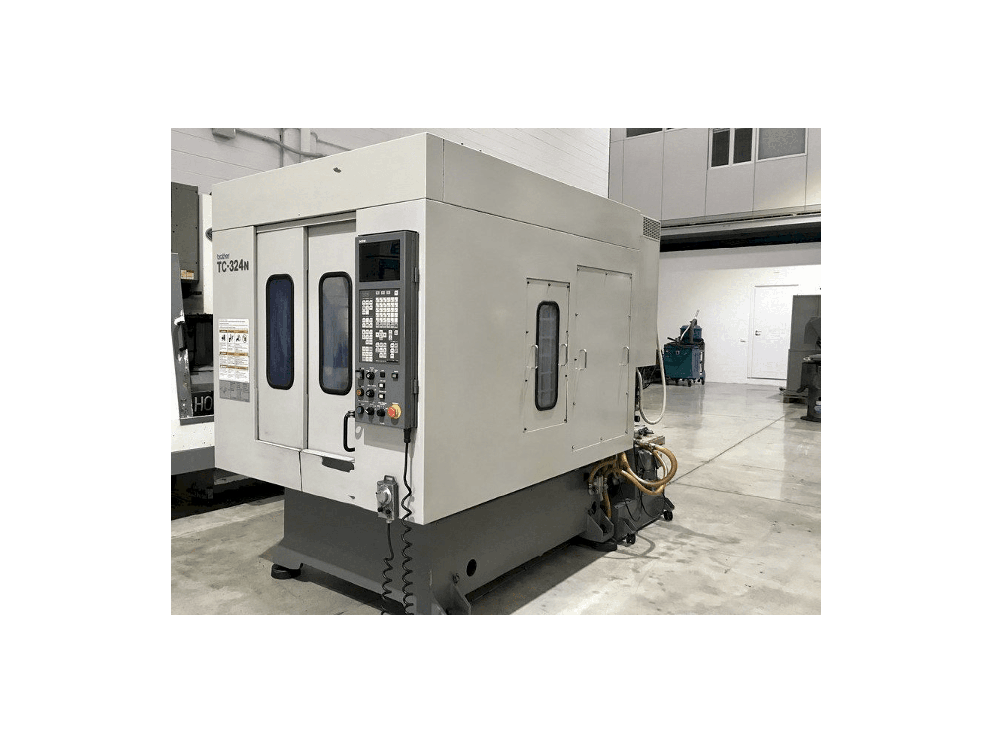 Prikaz stroja Brother TC 324N sprijeda