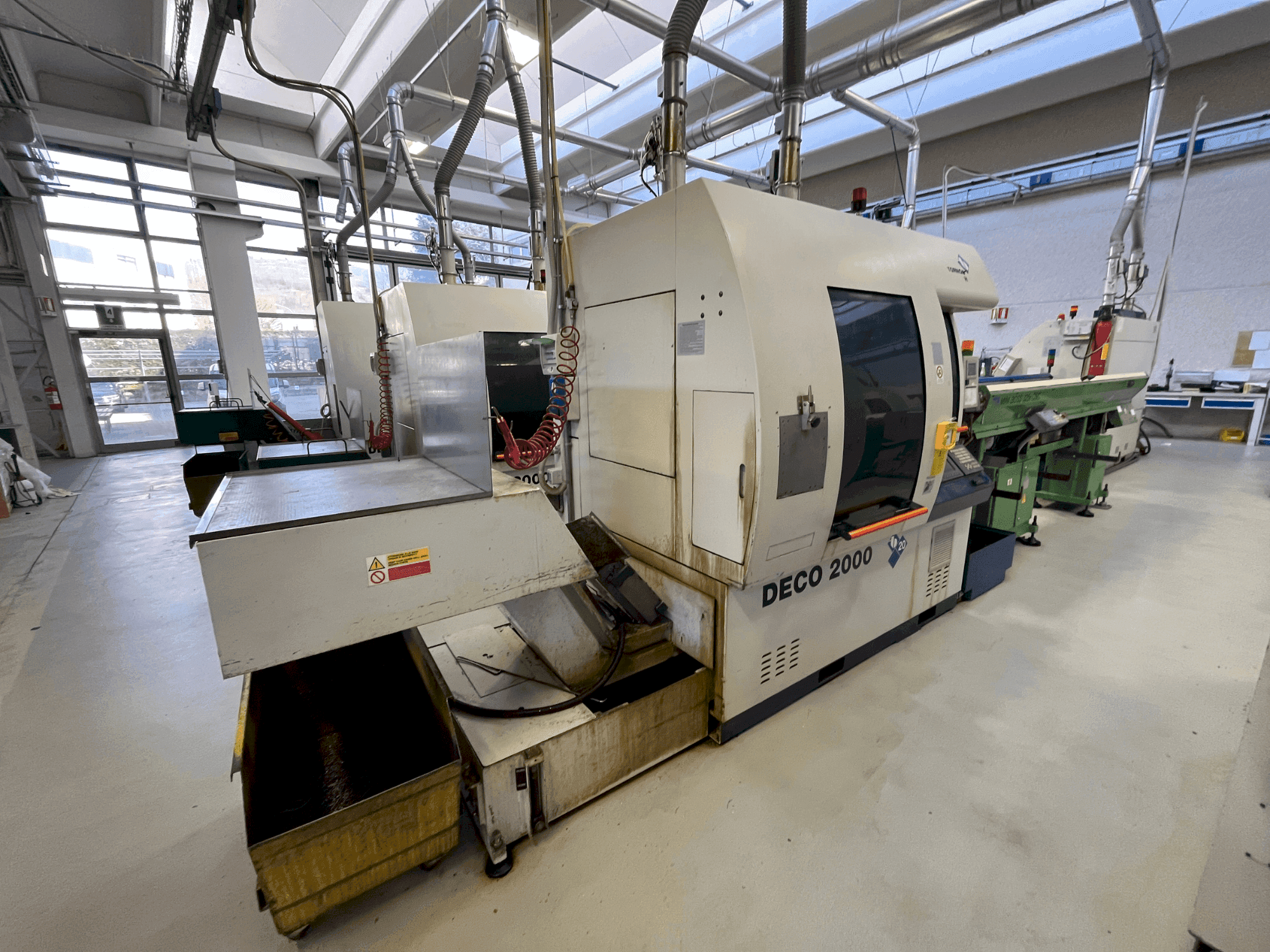 Prikaz stroja TORNOS DECO 2000/20 sprijeda