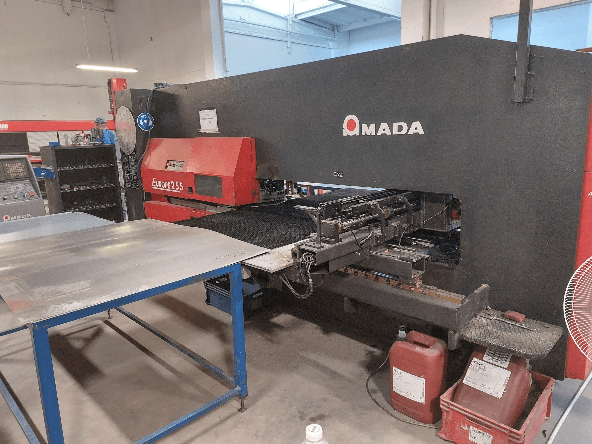 Prikaz stroja AMADA Europe 255 sprijeda