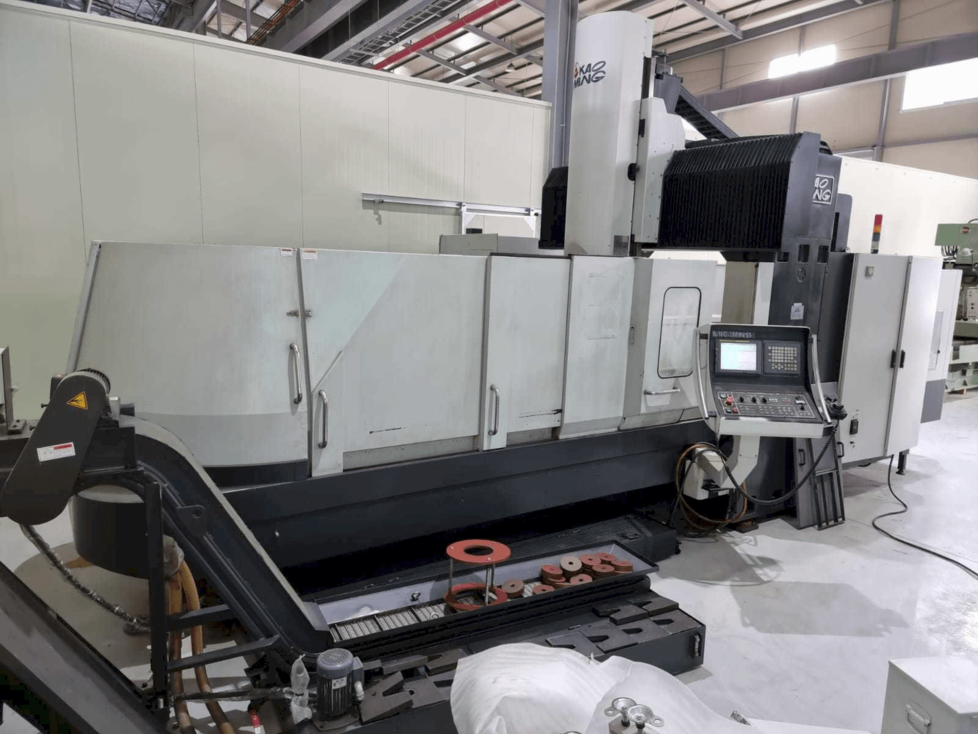 Prikaz stroja KAOMING KMC-3000SV sprijeda