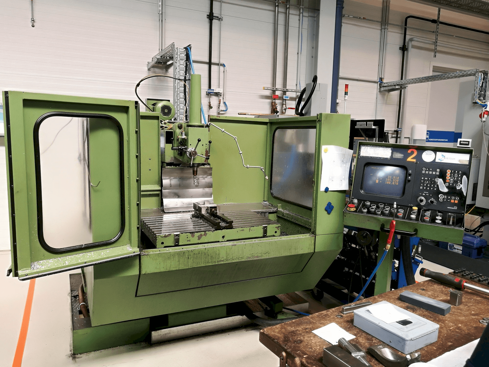 Prikaz stroja MIKRON WF 31 sprijeda