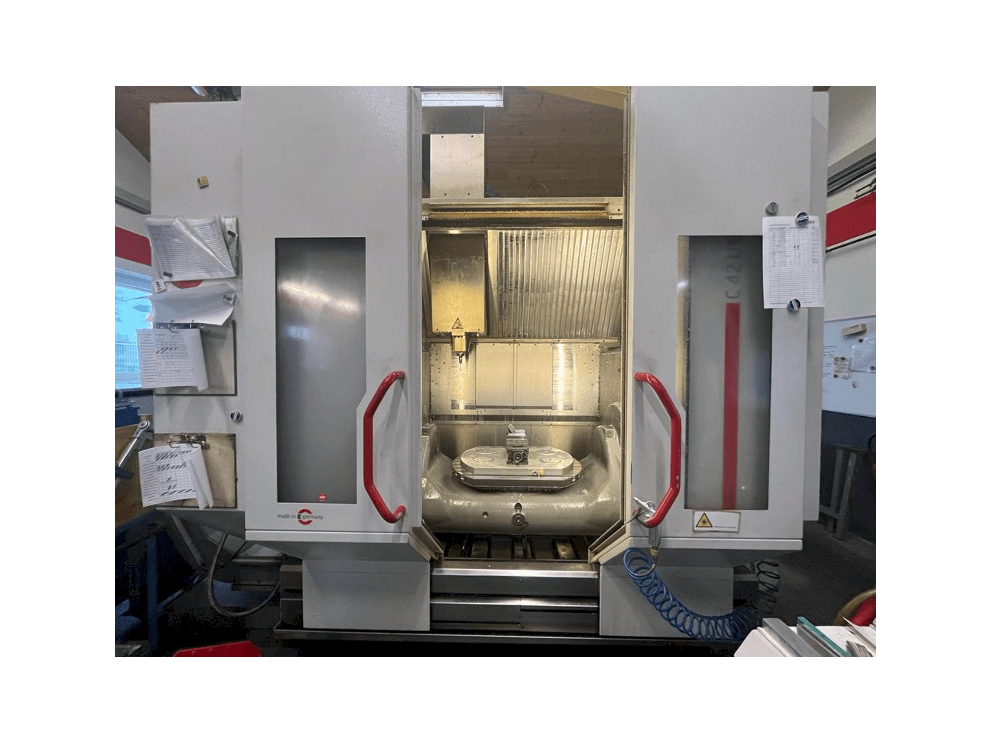 Prikaz stroja HERMLE C42 U sprijeda