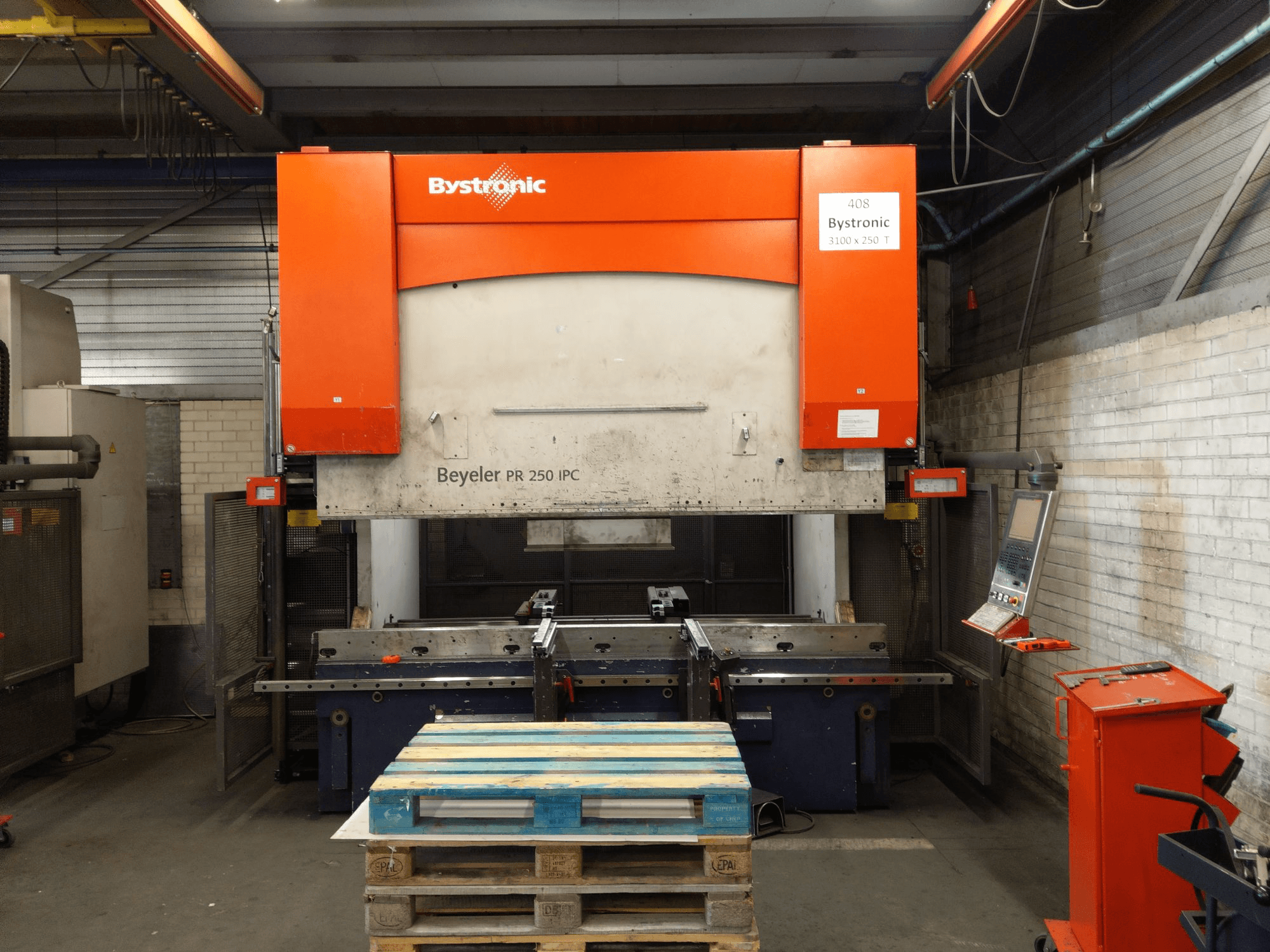 Prikaz stroja Bystronic PR 250 X 3100 sprijeda