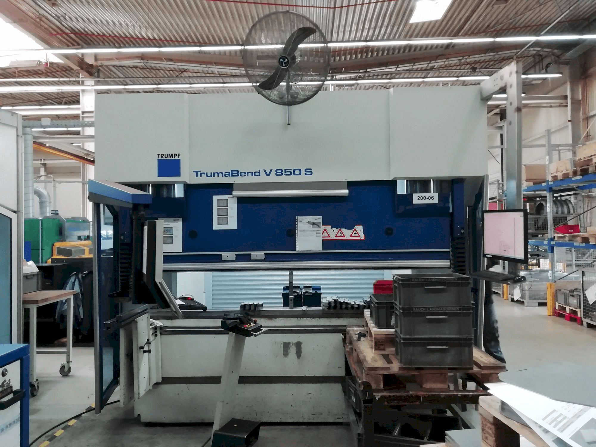 Prikaz stroja Trumpf TrumaBend V 850 S sprijeda