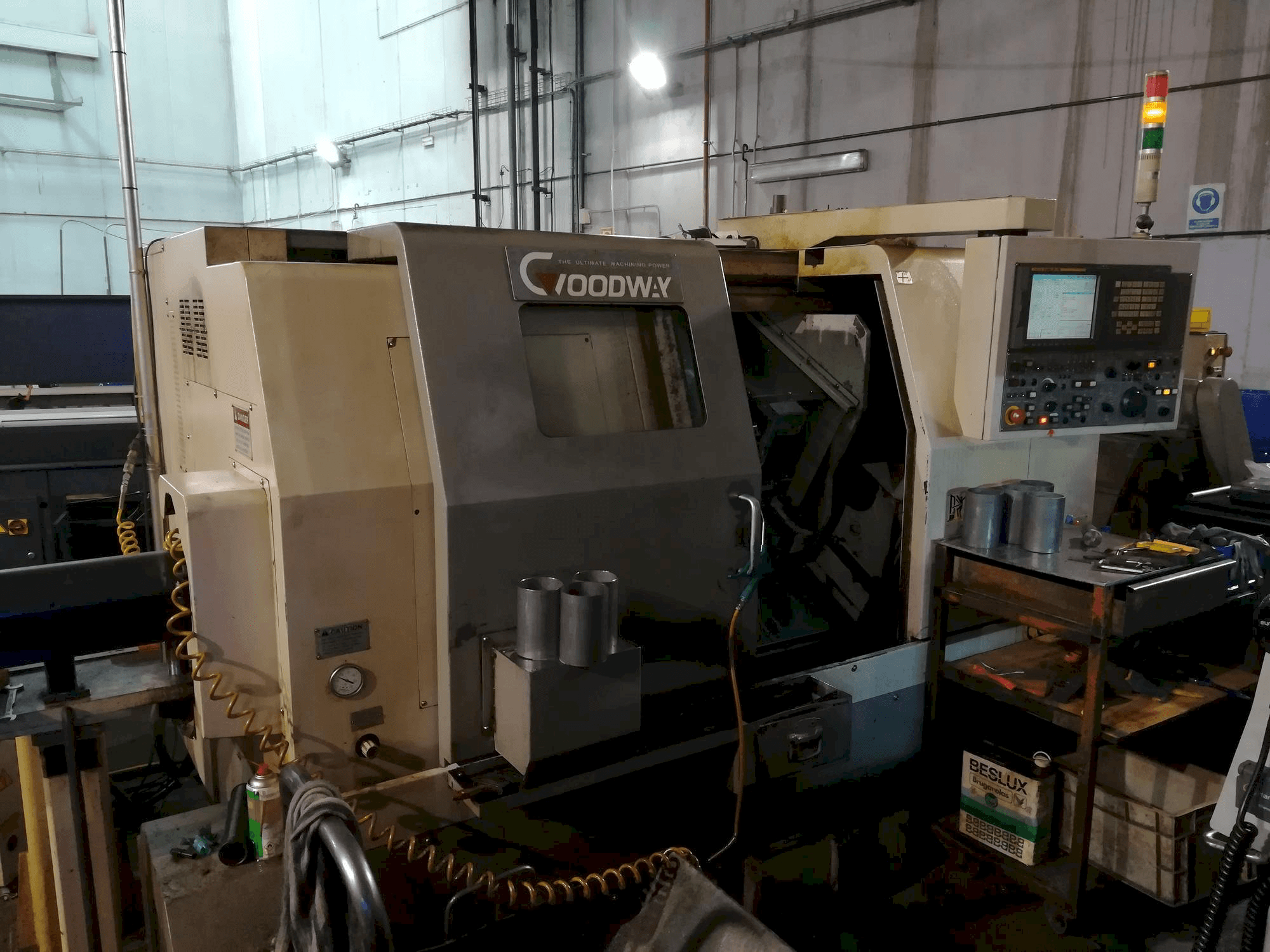 Prikaz stroja Goodway GS 200 sprijeda