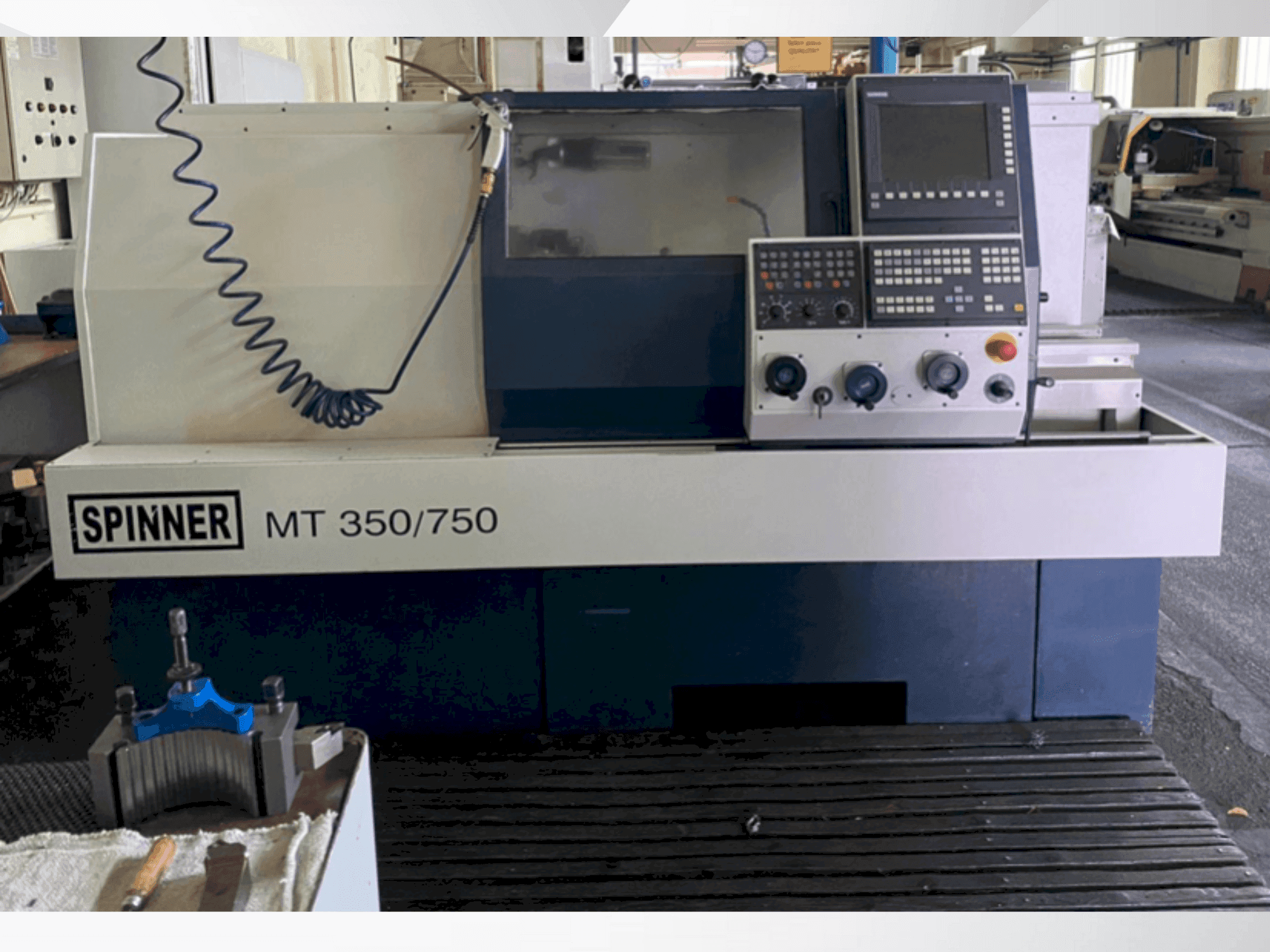 Prikaz stroja SPINNER MT 350/750 sprijeda